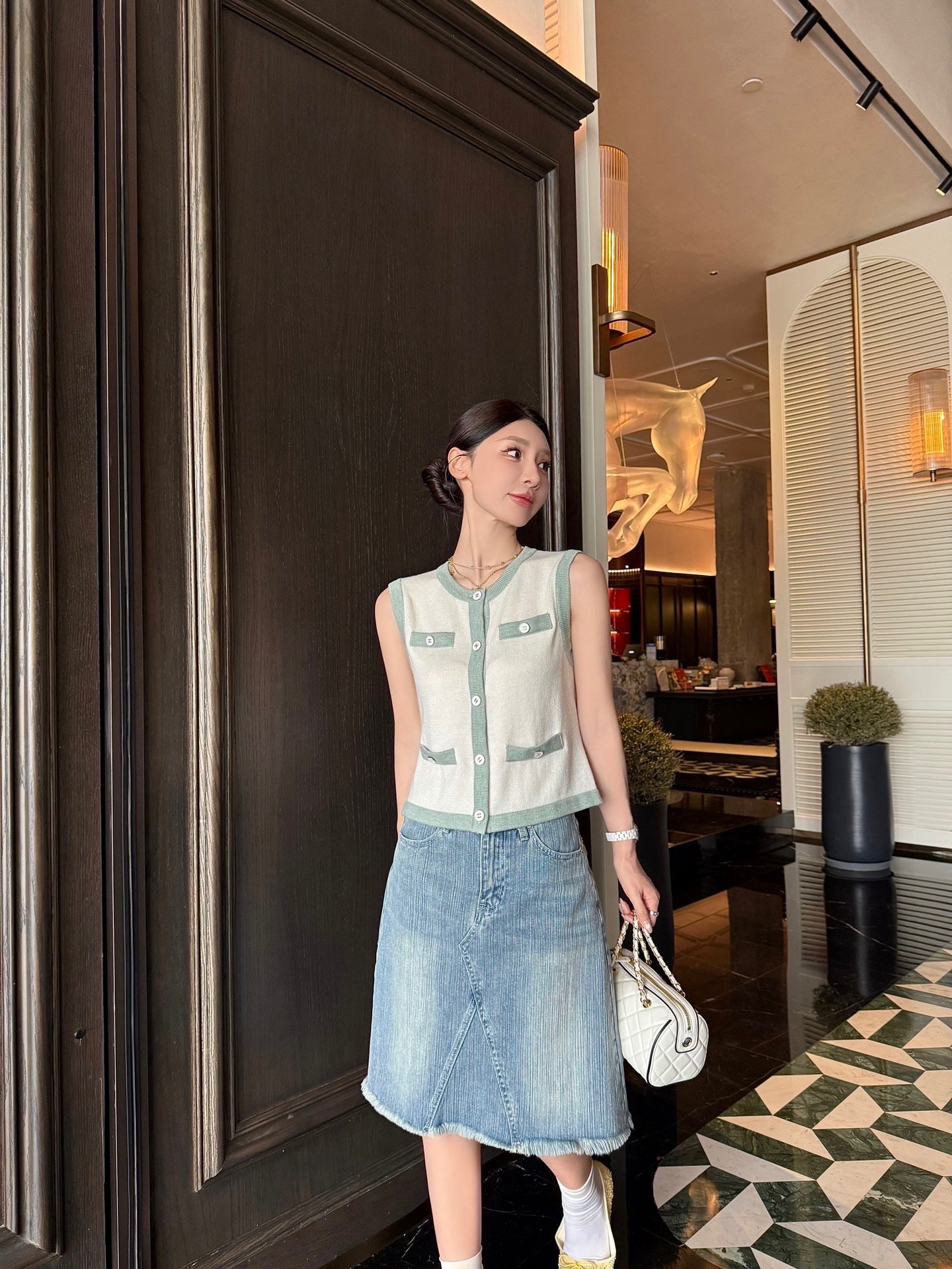 C 25Color Block Sleeveless Knit Vest
