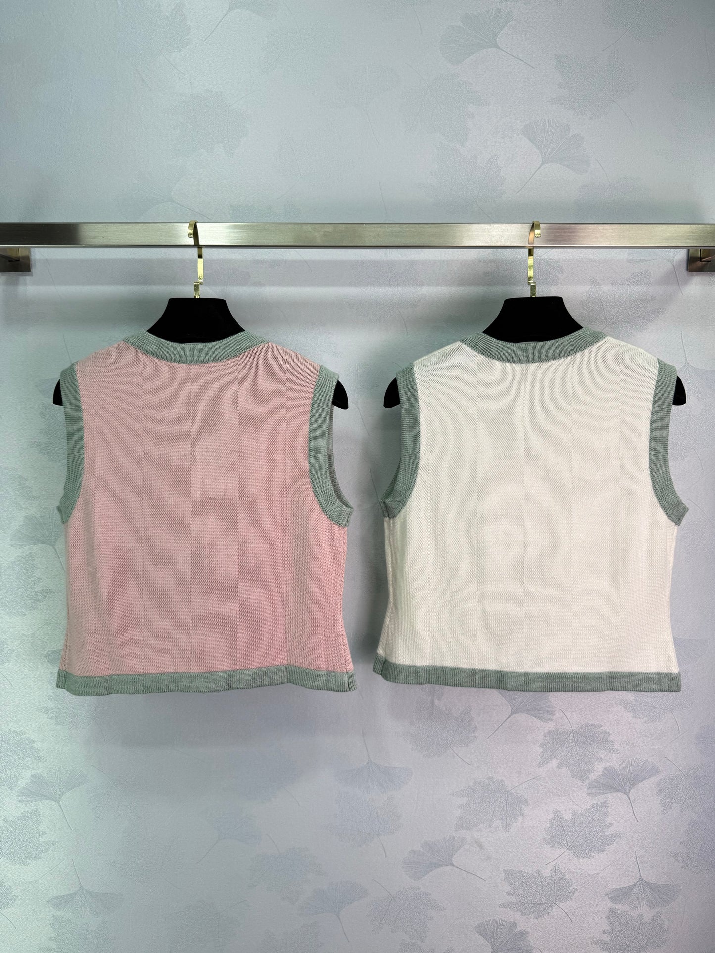 C 25Color Block Sleeveless Knit Vest