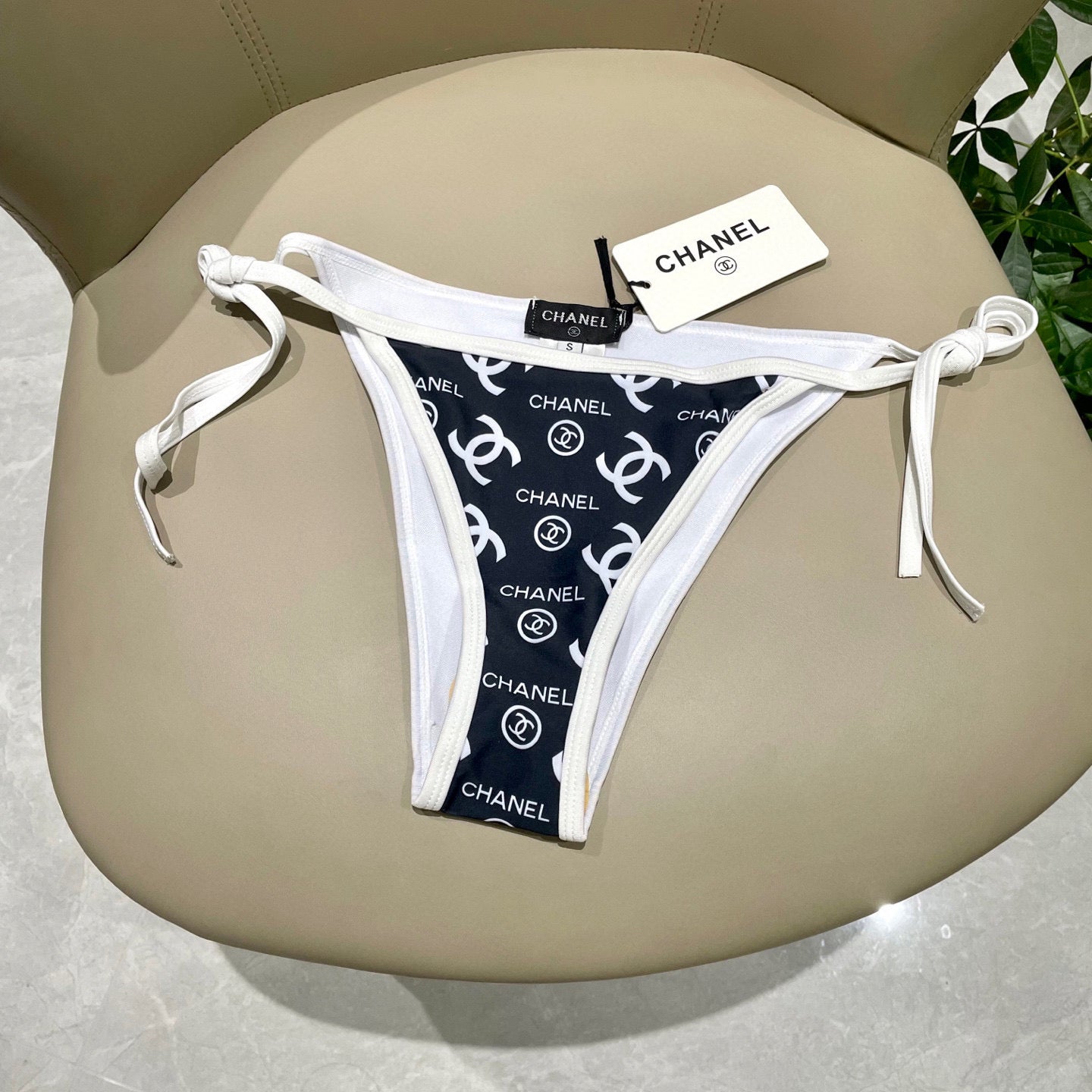 C 25 New style printed swimsuit