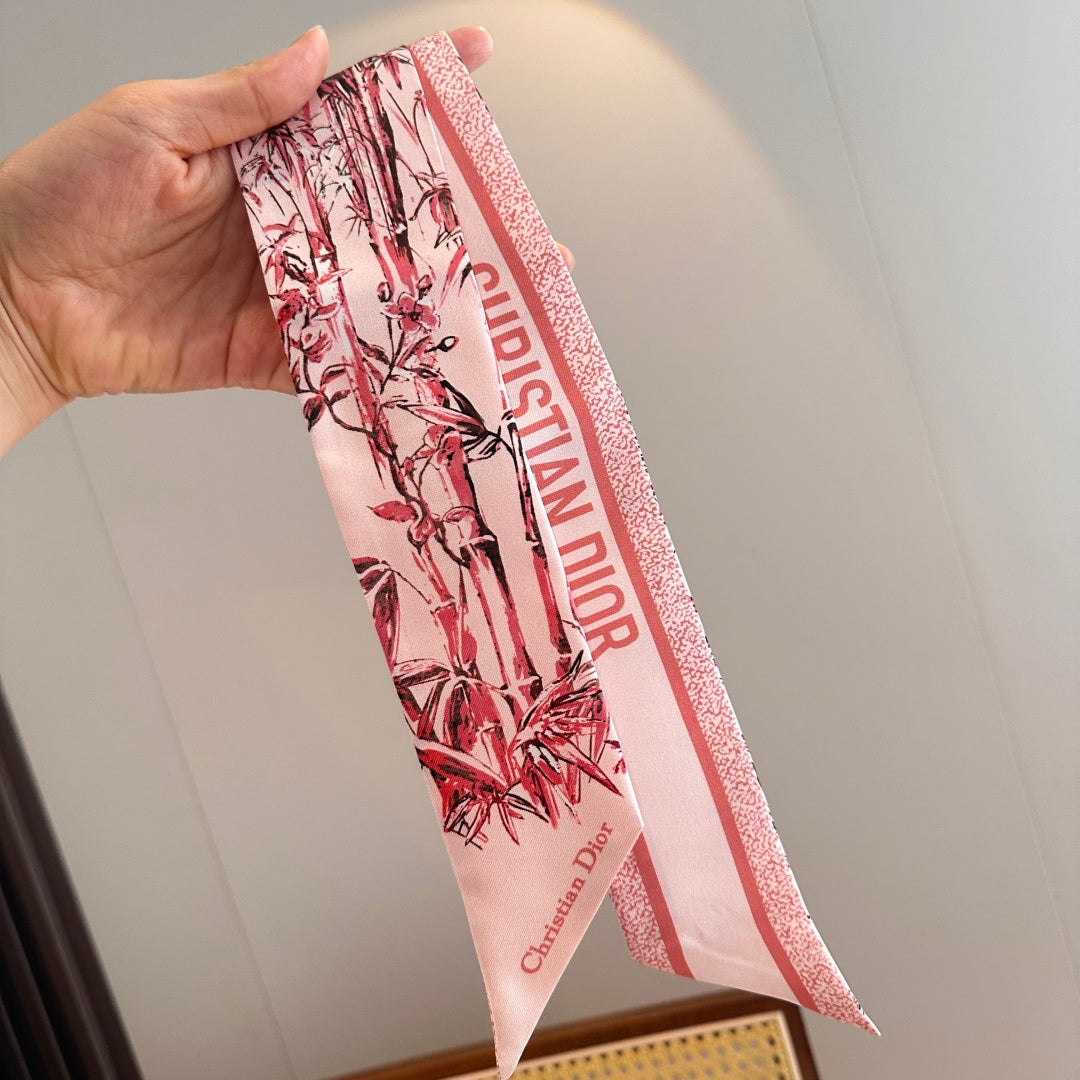 Neuer klassischer bedruckter Seidenschal