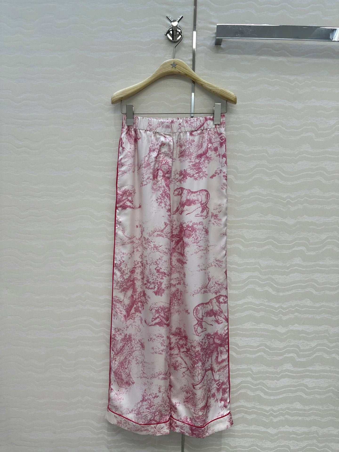 25 Animal Jungle Print Silk Suit
