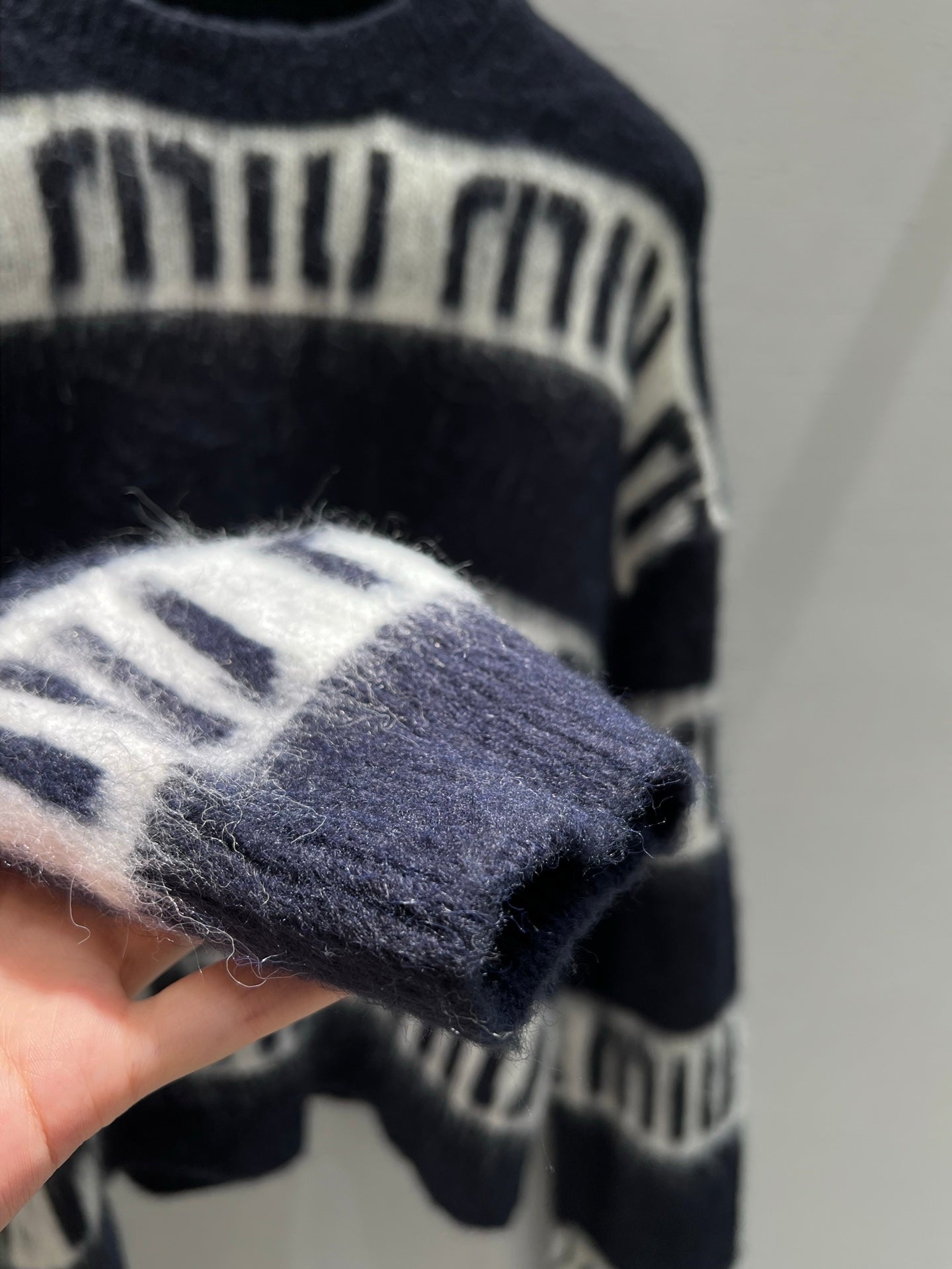 Mi 25 wool and cashmere sweaters