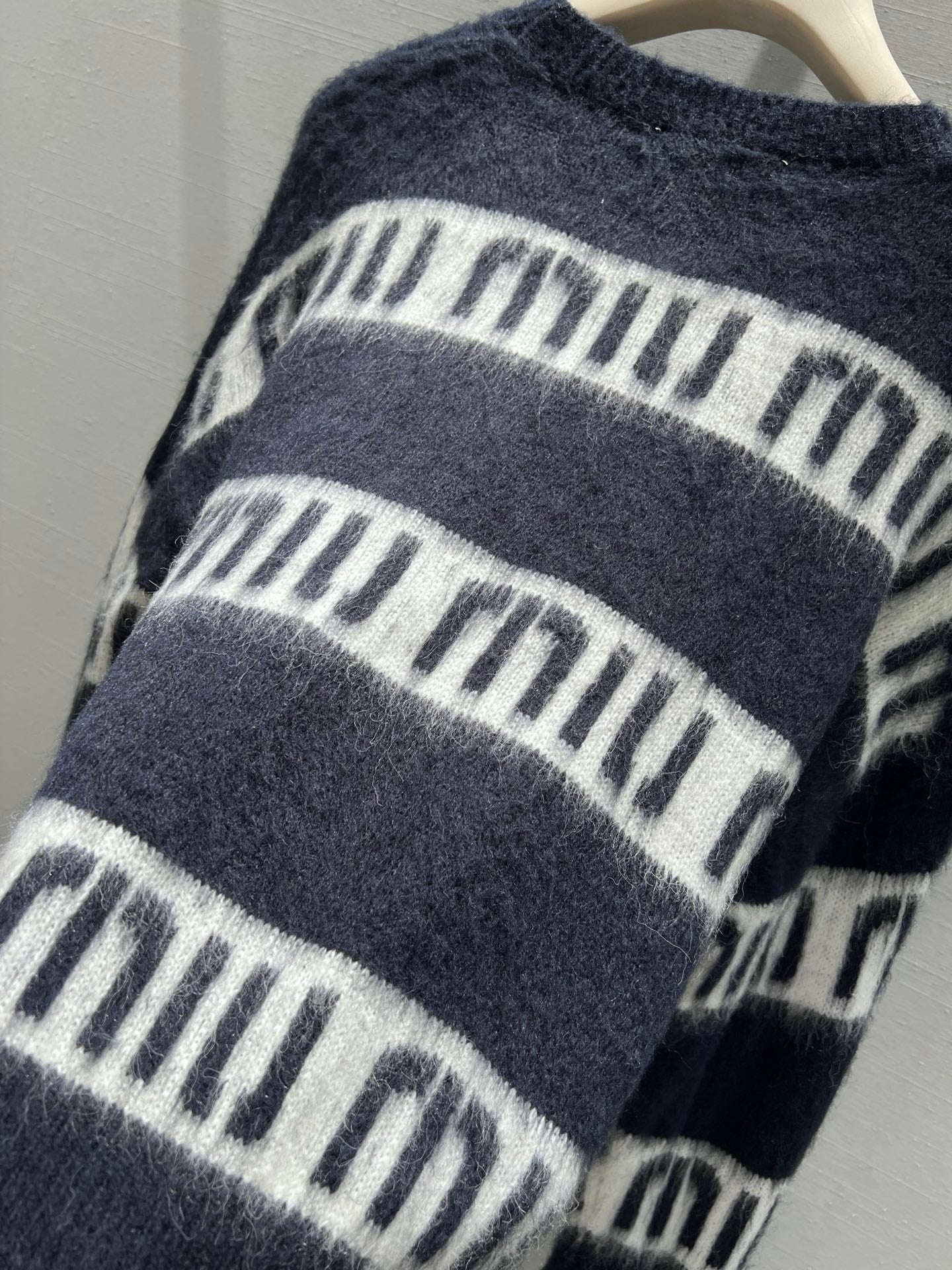 Mi 25 wool and cashmere sweaters
