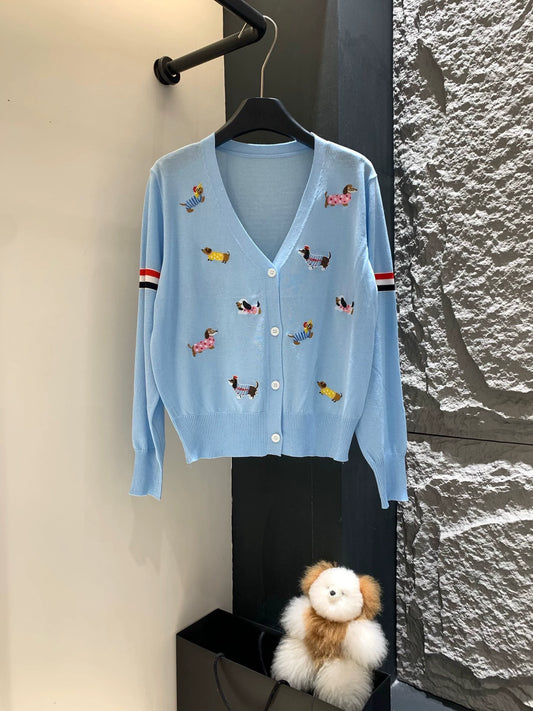 TH 25 Puppy Cardigan brodé classique de style universitaire