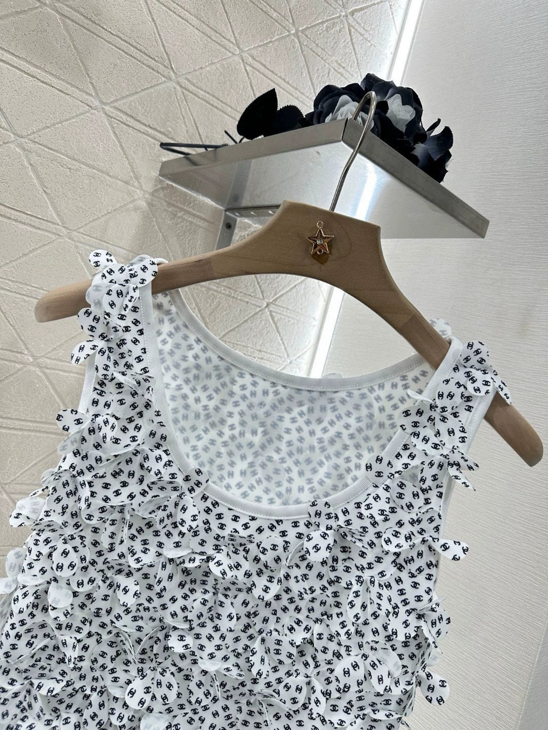 C 25 New Floral Vest