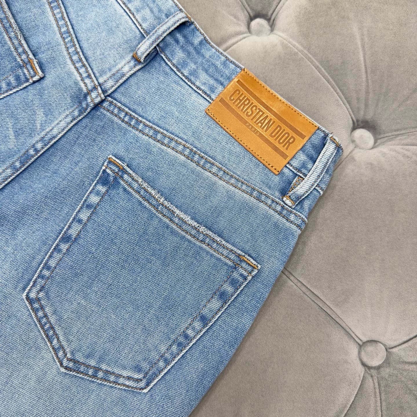 D 25 Seitenstreifenjeans (S-XXL)