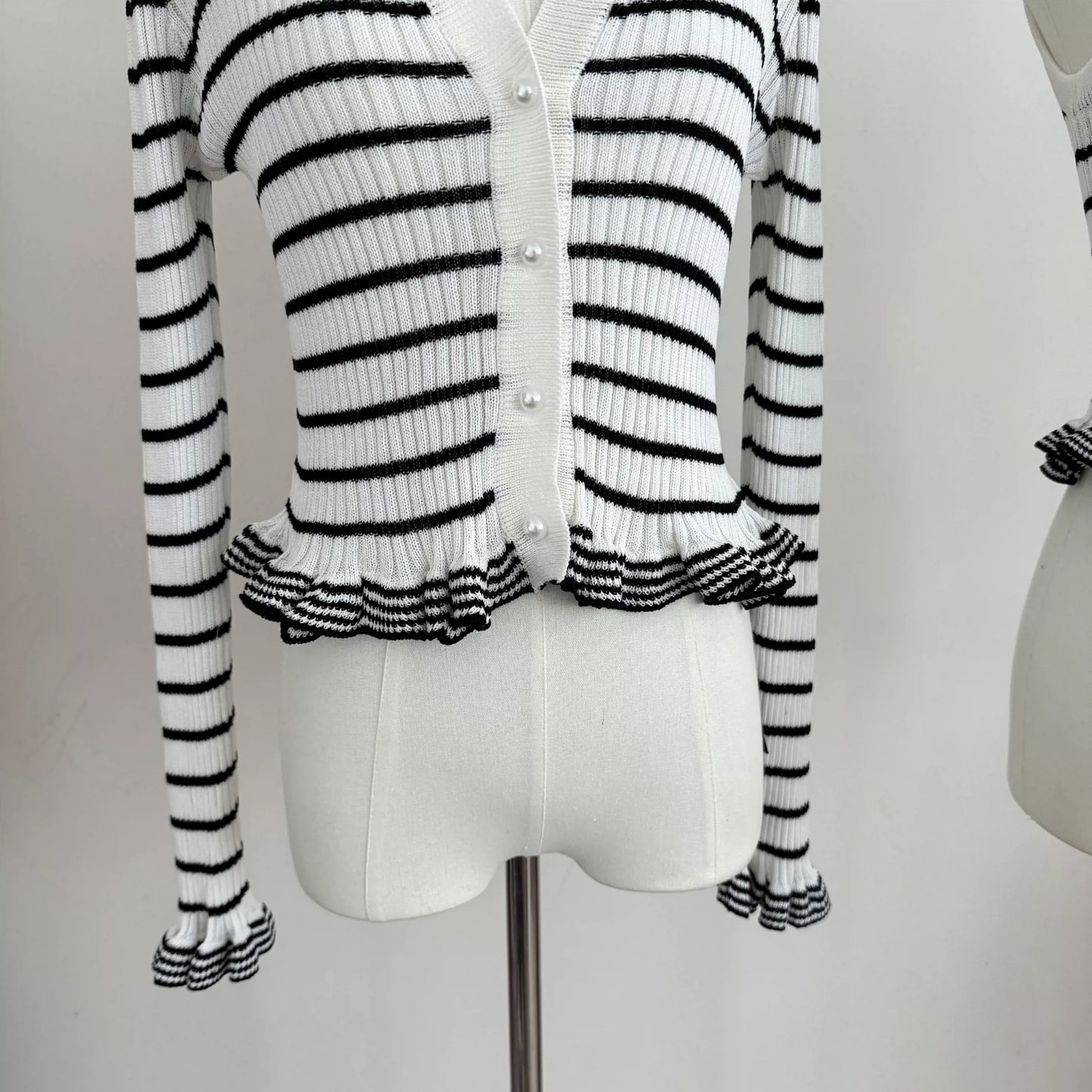 D 25 Striped Knitwear V-Neck Cardigan Jacket
