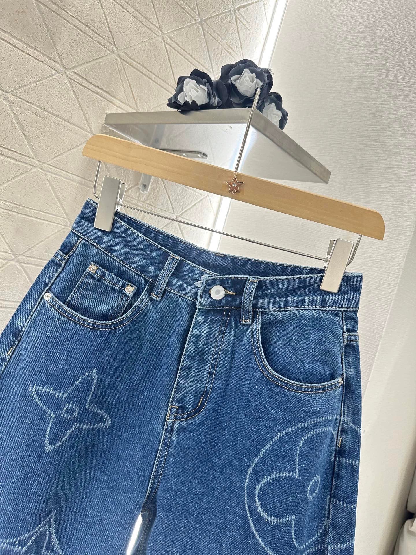 1ou 25 Jeansshorts mit Laserdruck und hoher Taille