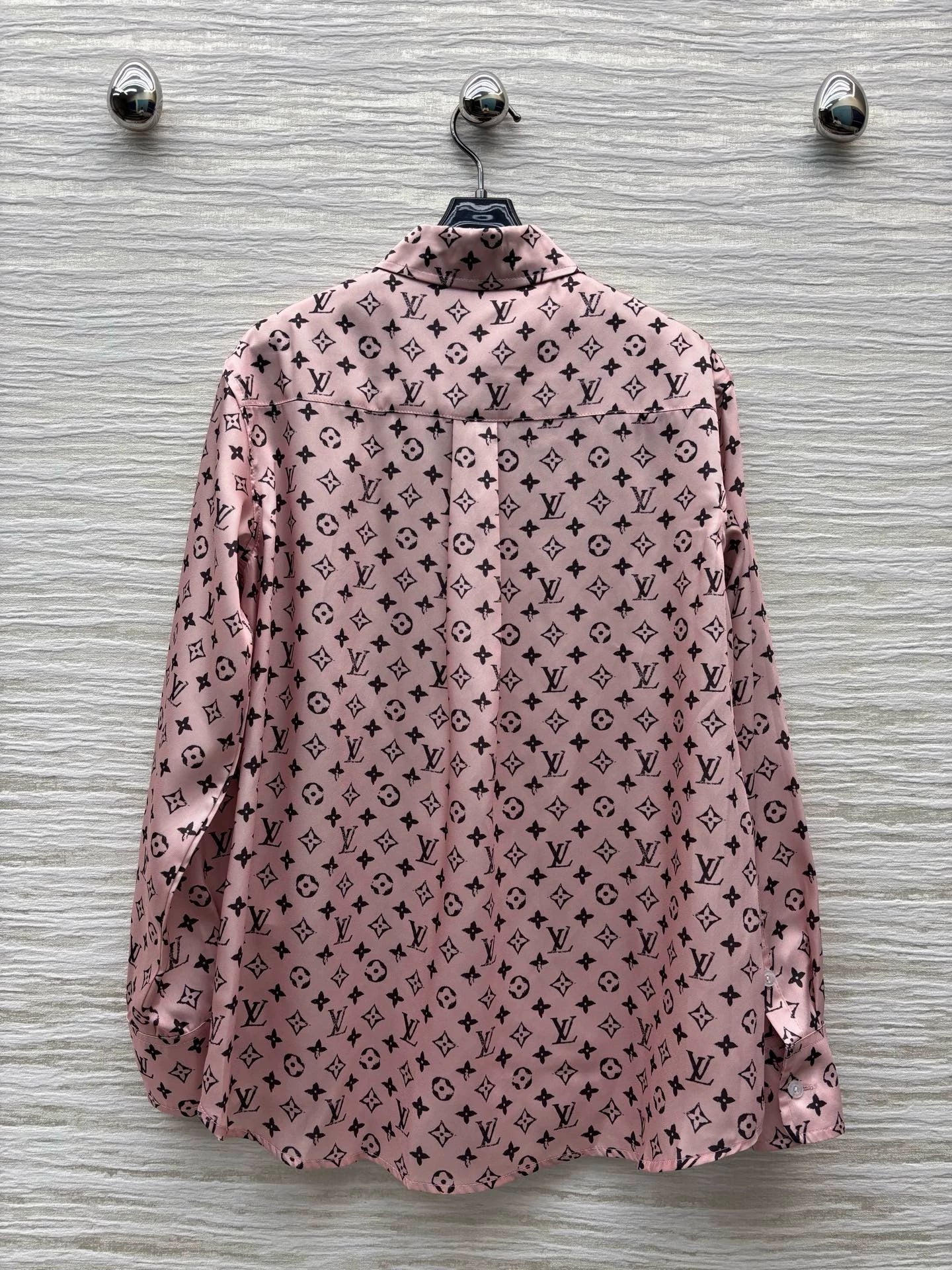 L 25 Spring/Summer New Pink Silk Shirt
