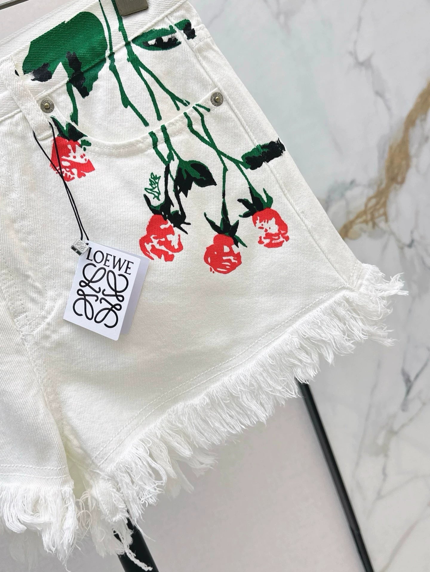 LO 25 Spring/Summer New Resort Collection Rose Print White Denim Shorts