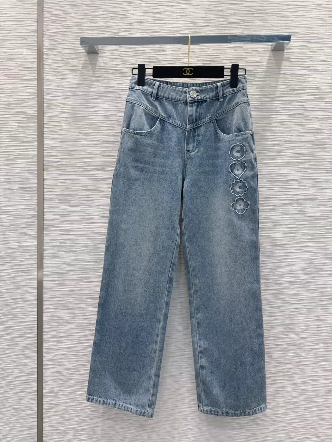 c 25 Neue bestickte Jeanshose