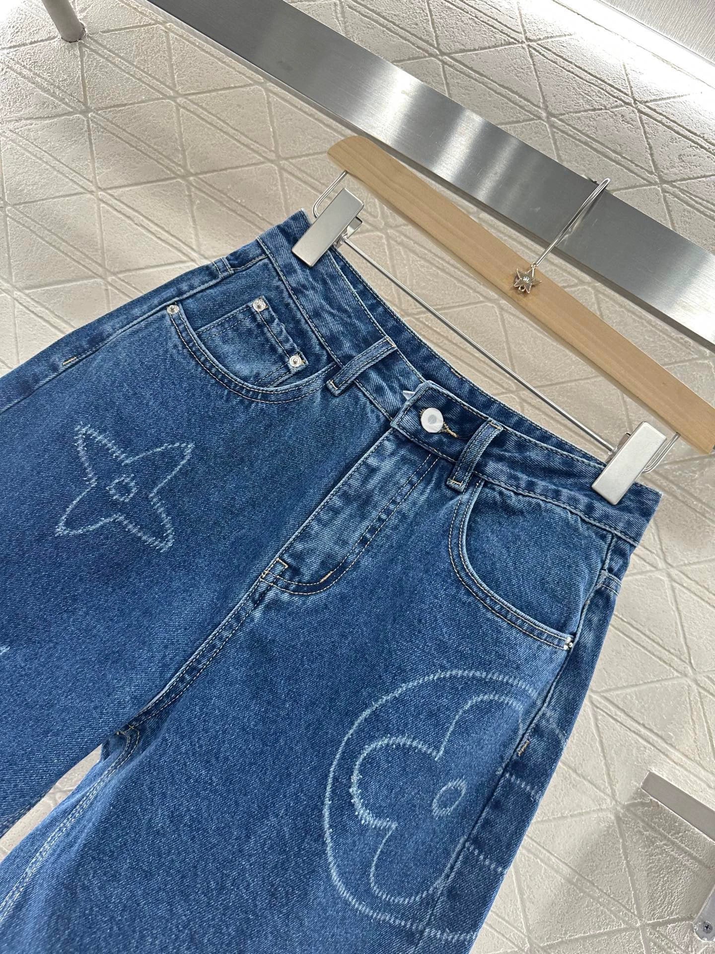 1ou 25 Jeansshorts mit Laserdruck und hoher Taille