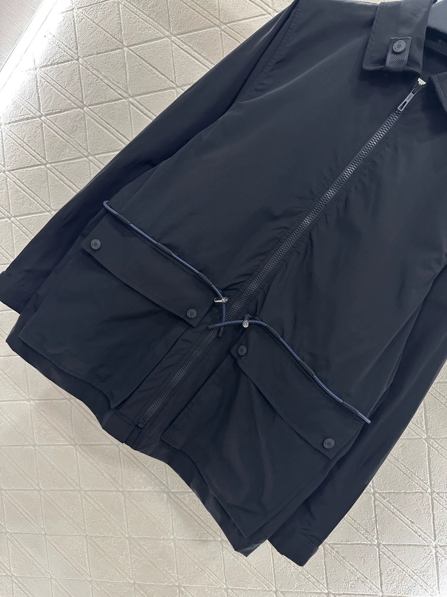 He 25 drawstring trench coat