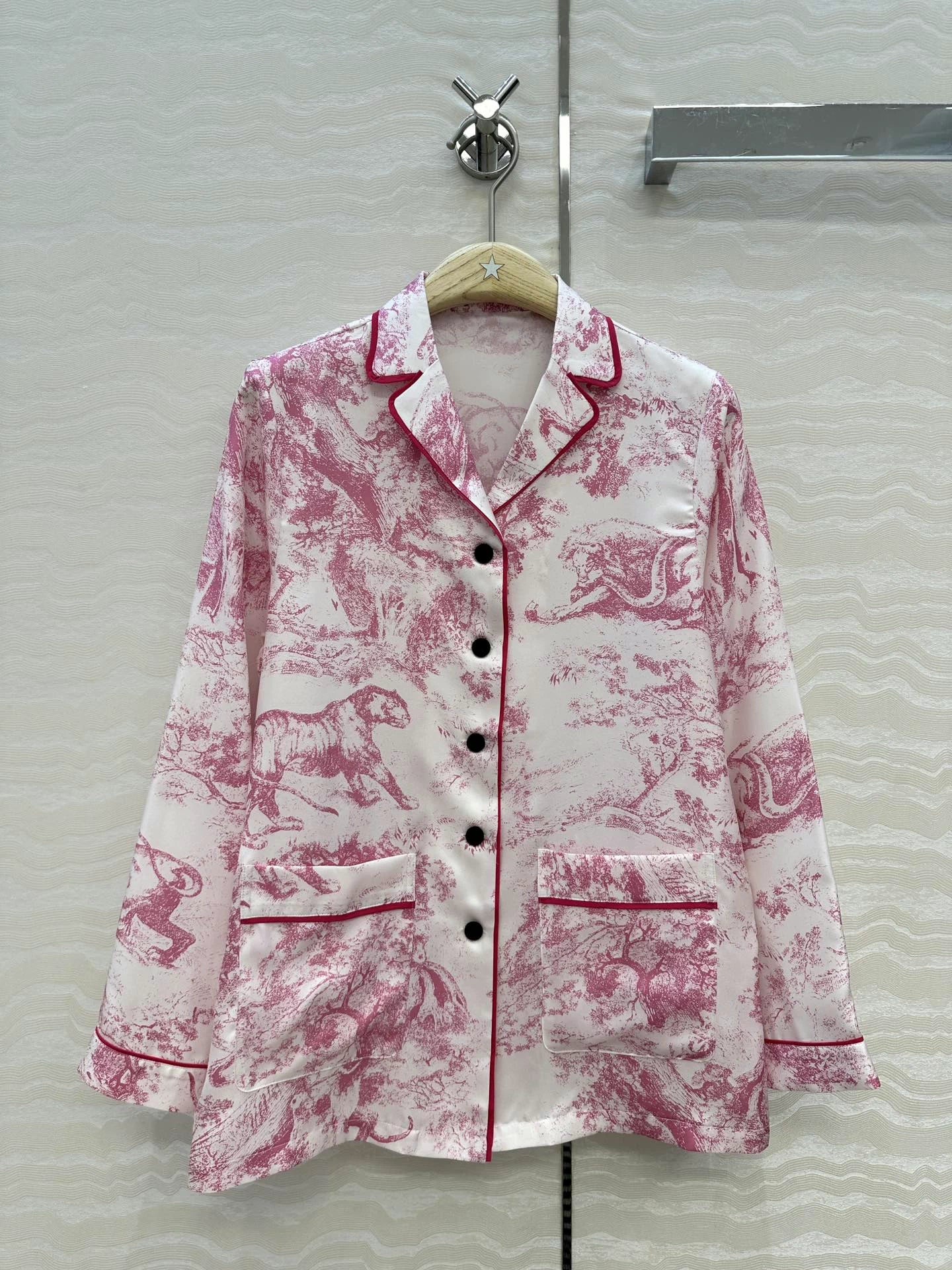 25 Animal Jungle Print Silk Suit