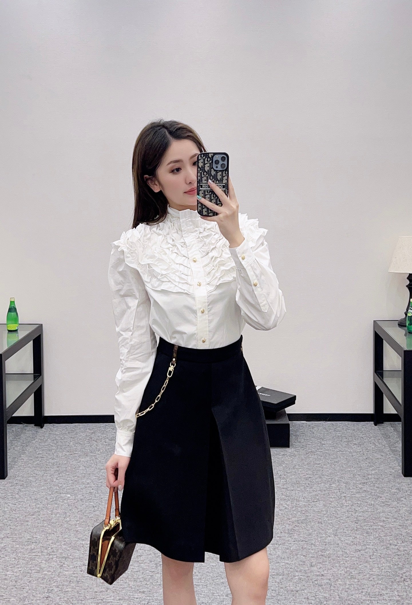 L 25 Layered Cake Collar Shirt