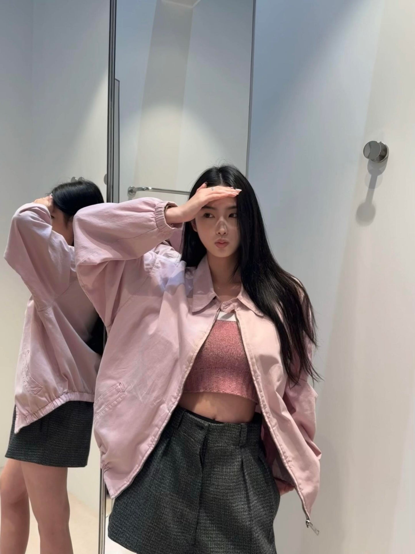 P 25 Pink small logo zipper lapel jacket