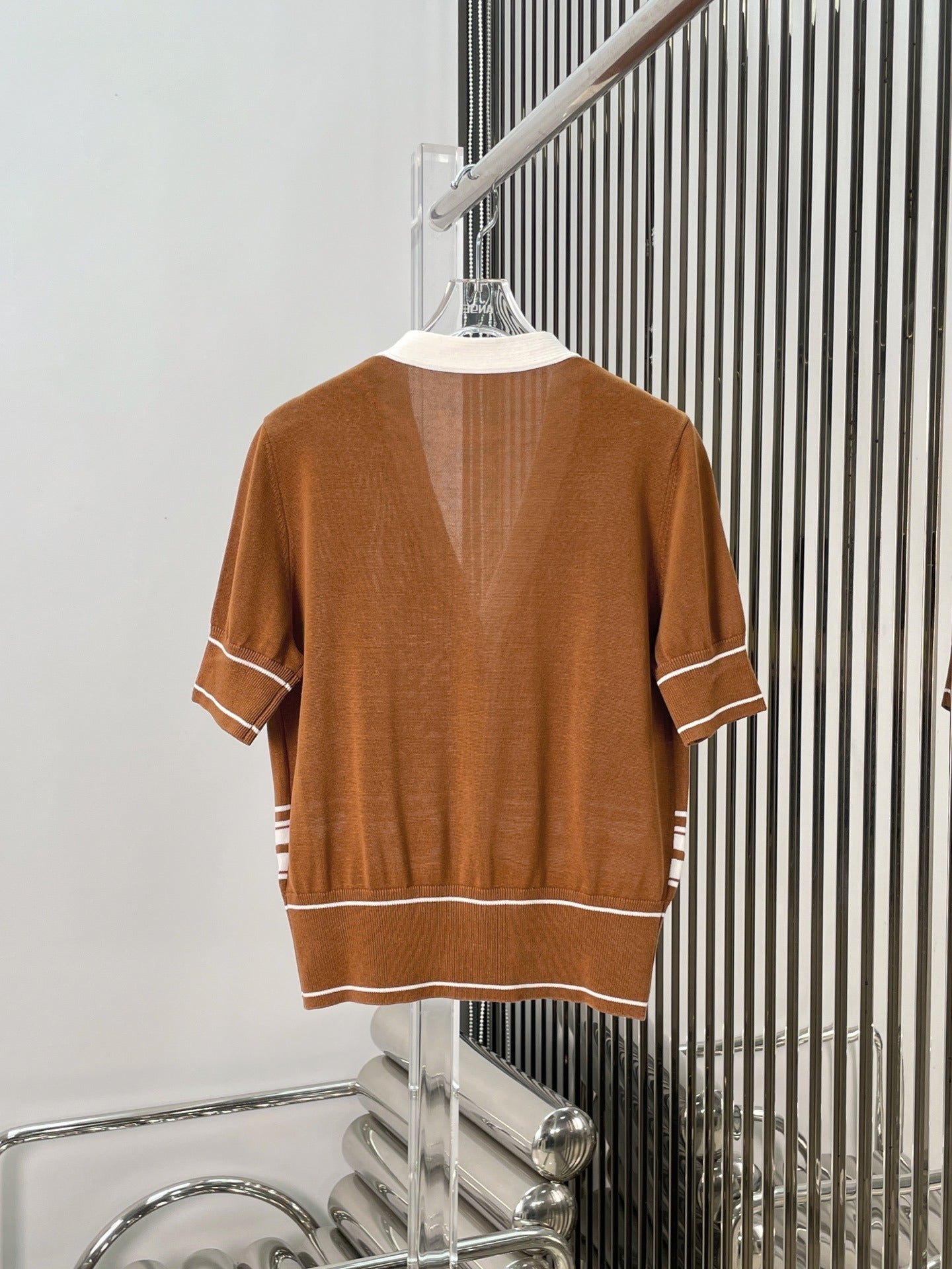 H 25 Jacquard V-Neck Short Sleeve Knit Cardigan