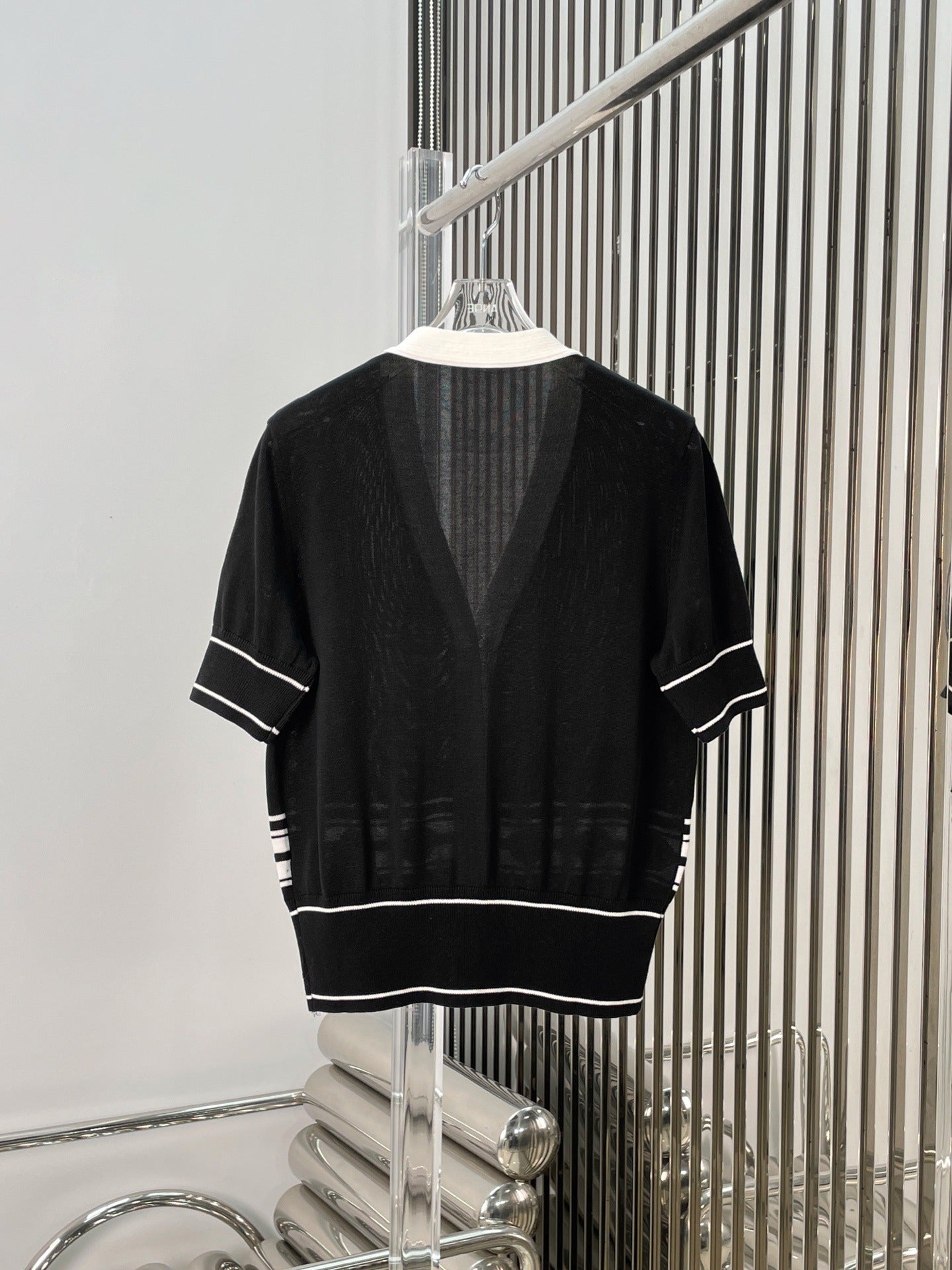 H 25 Jacquard V-Neck Short Sleeve Knit Cardigan