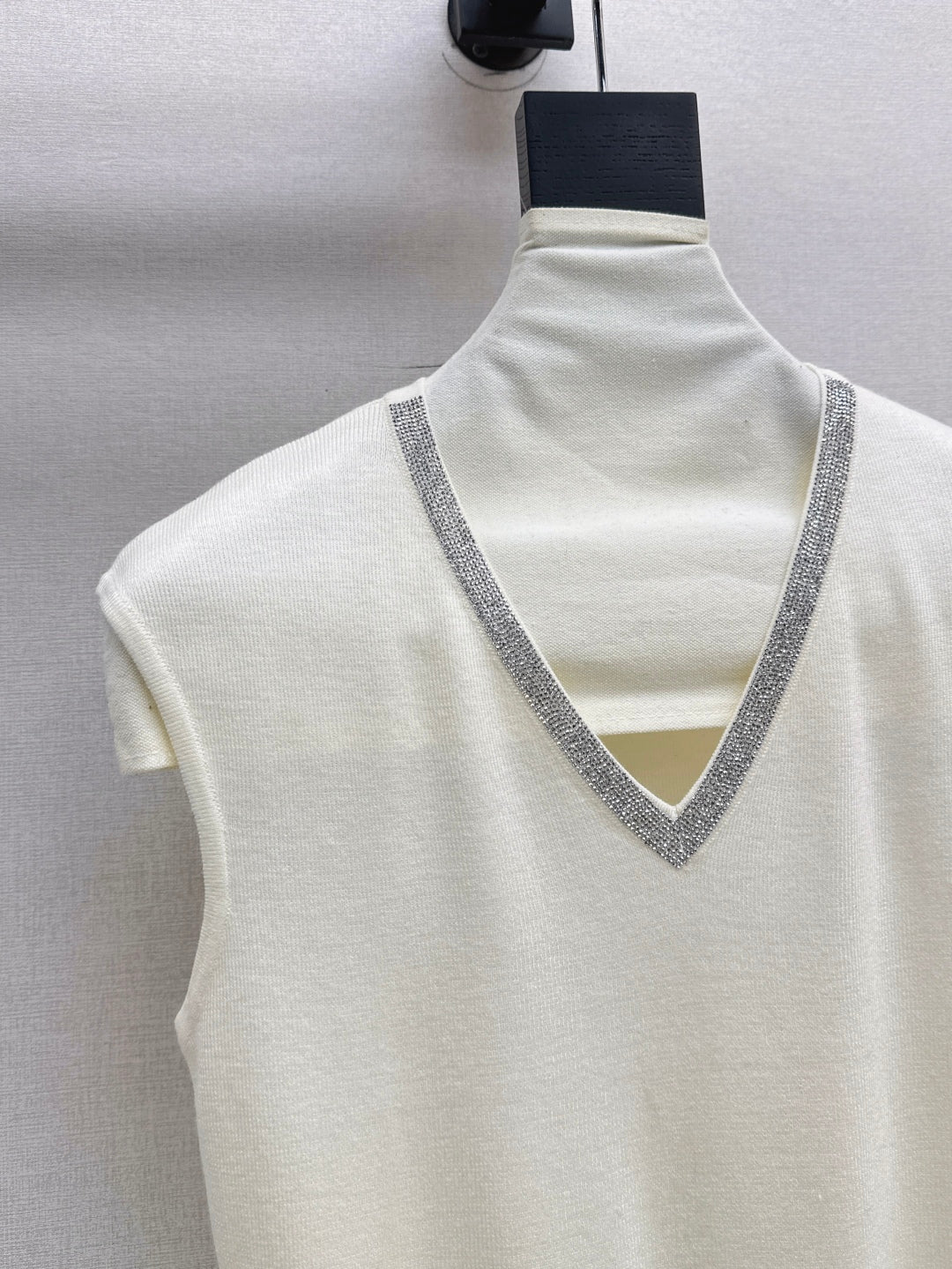 Bru 25fw v-neck vest