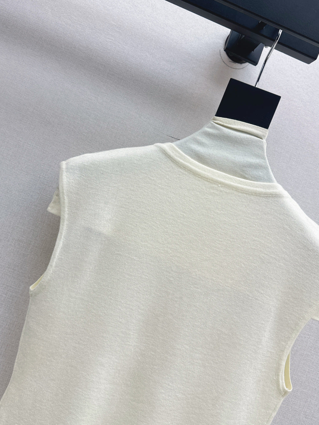 Bru 25fw v-neck vest