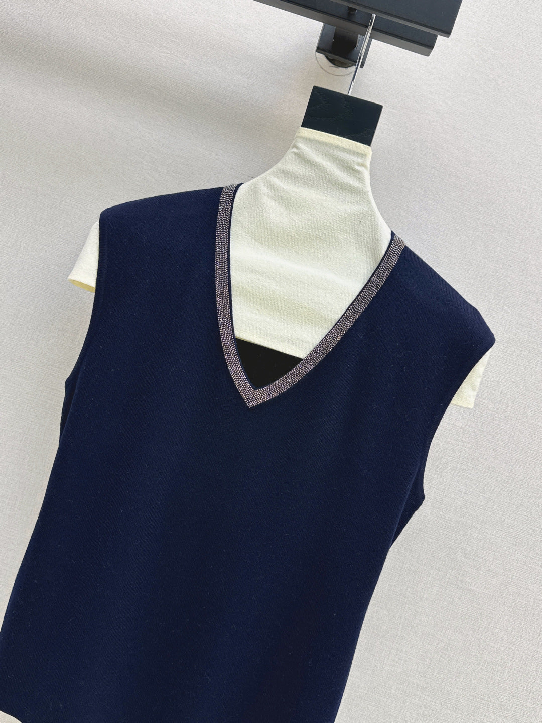 Bru 25fw v-neck vest