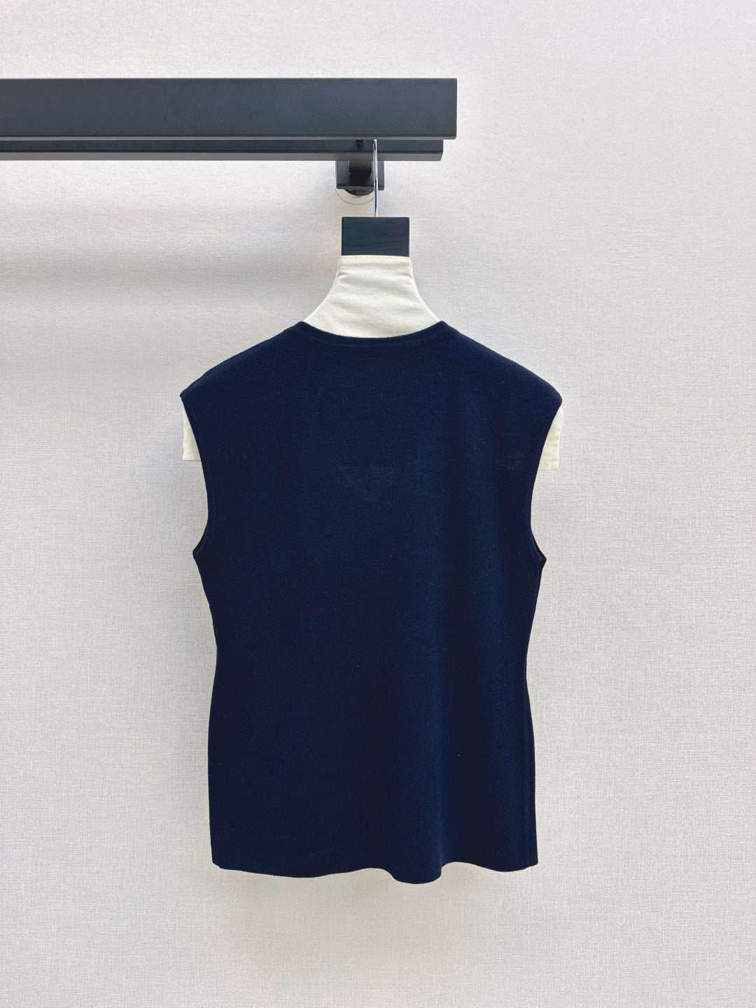 Bru 25fw v-neck vest