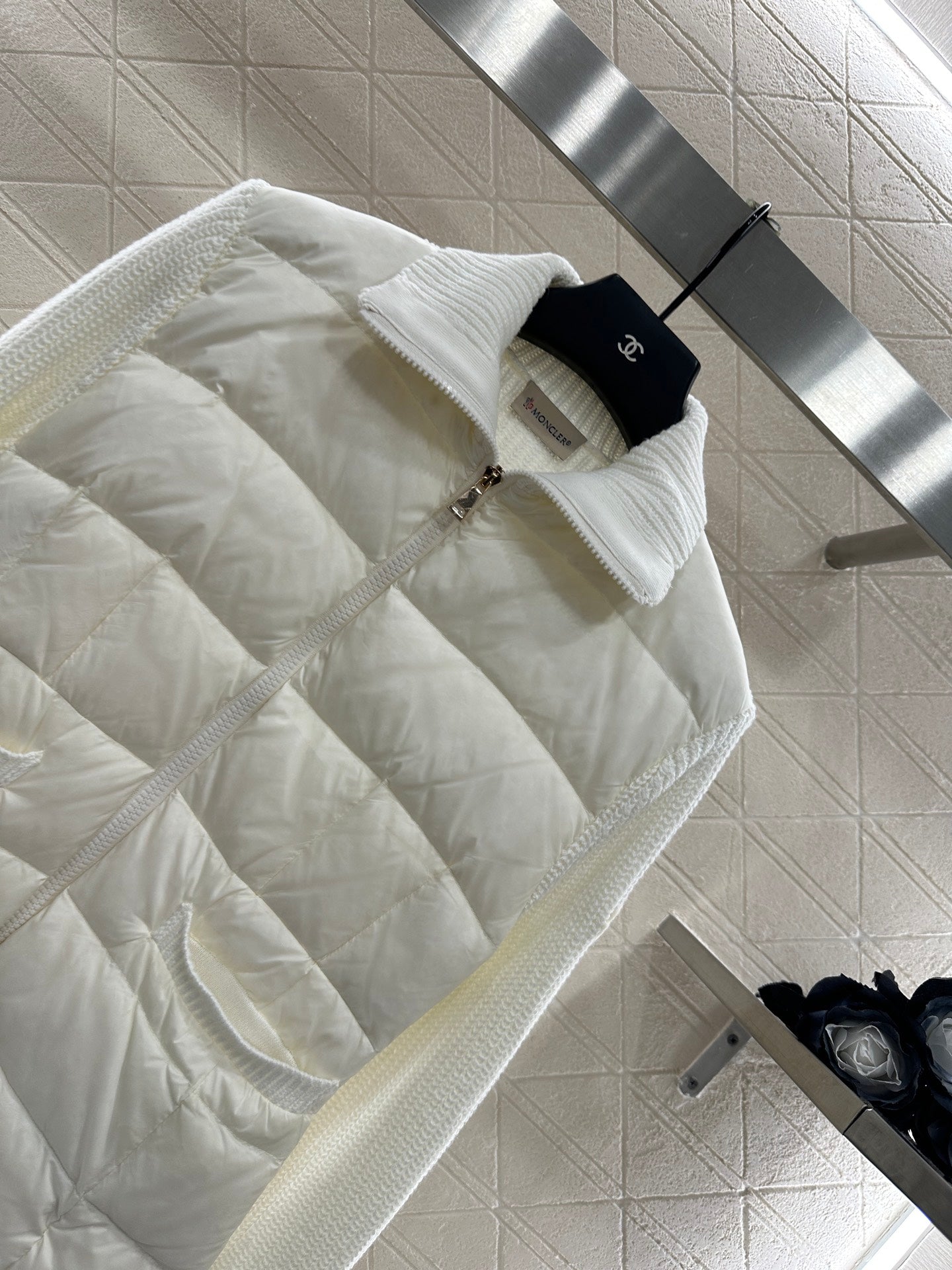 Mon 2025 New Arrival Zip-Up Down Jacket