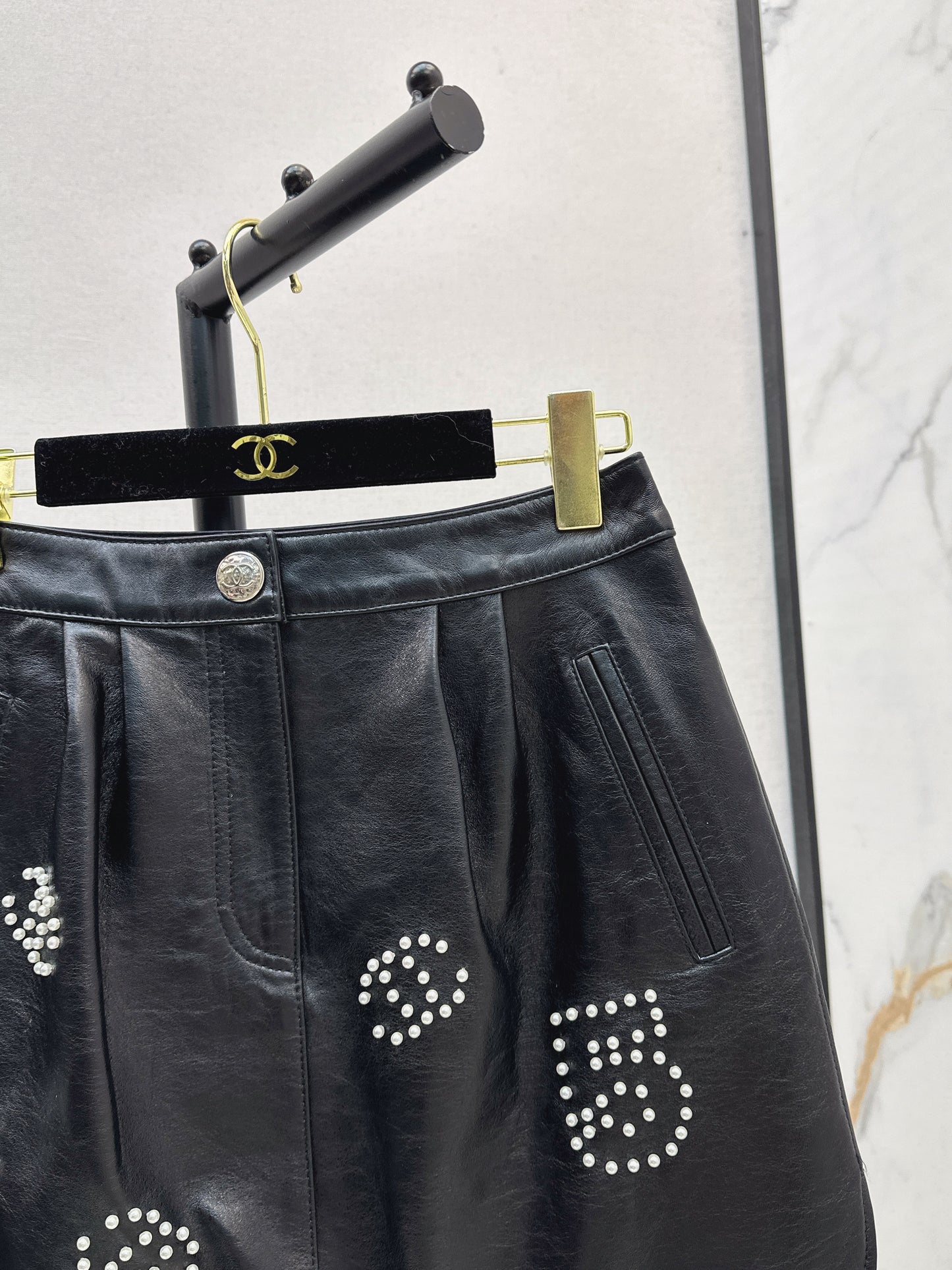 C 25 High-end handmade logo beaded sheepskin skirt(BLACK/BLUE/PINK)