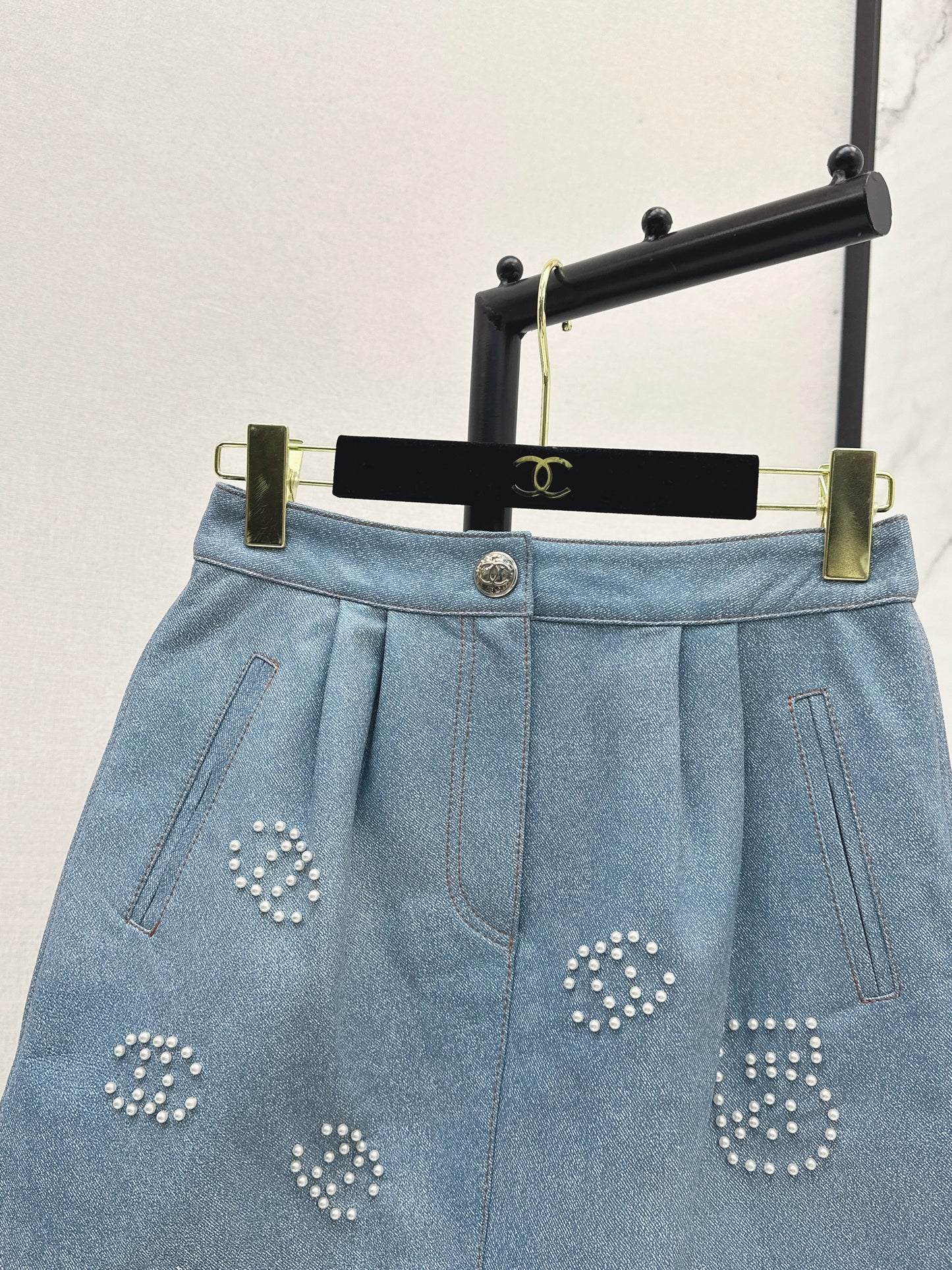 C 25 High-end handmade logo beaded sheepskin skirt(BLACK/BLUE/PINK)