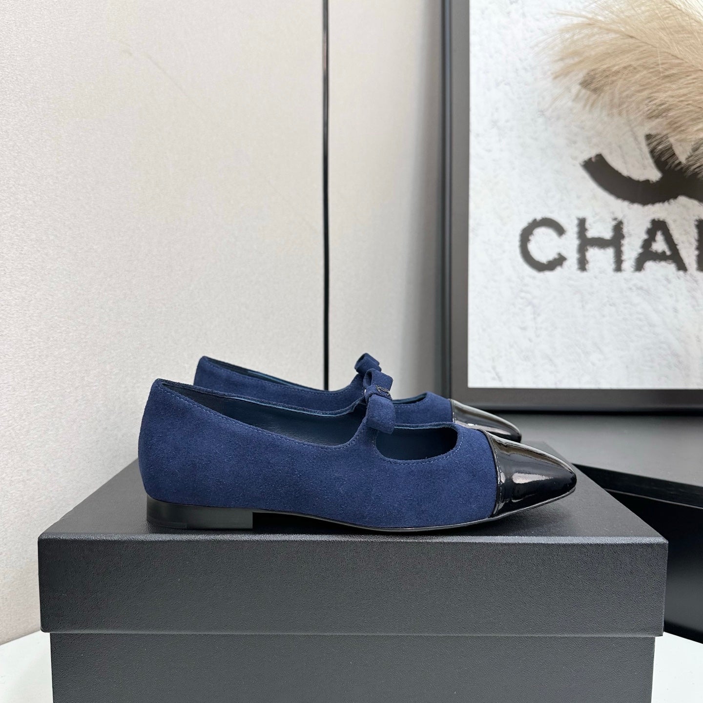 C 25 Pointed lacquered flat shoes(BLACK/BLUE/RED)