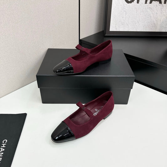 C 25 Pointed lacquered flat shoes(BLACK/BLUE/RED)