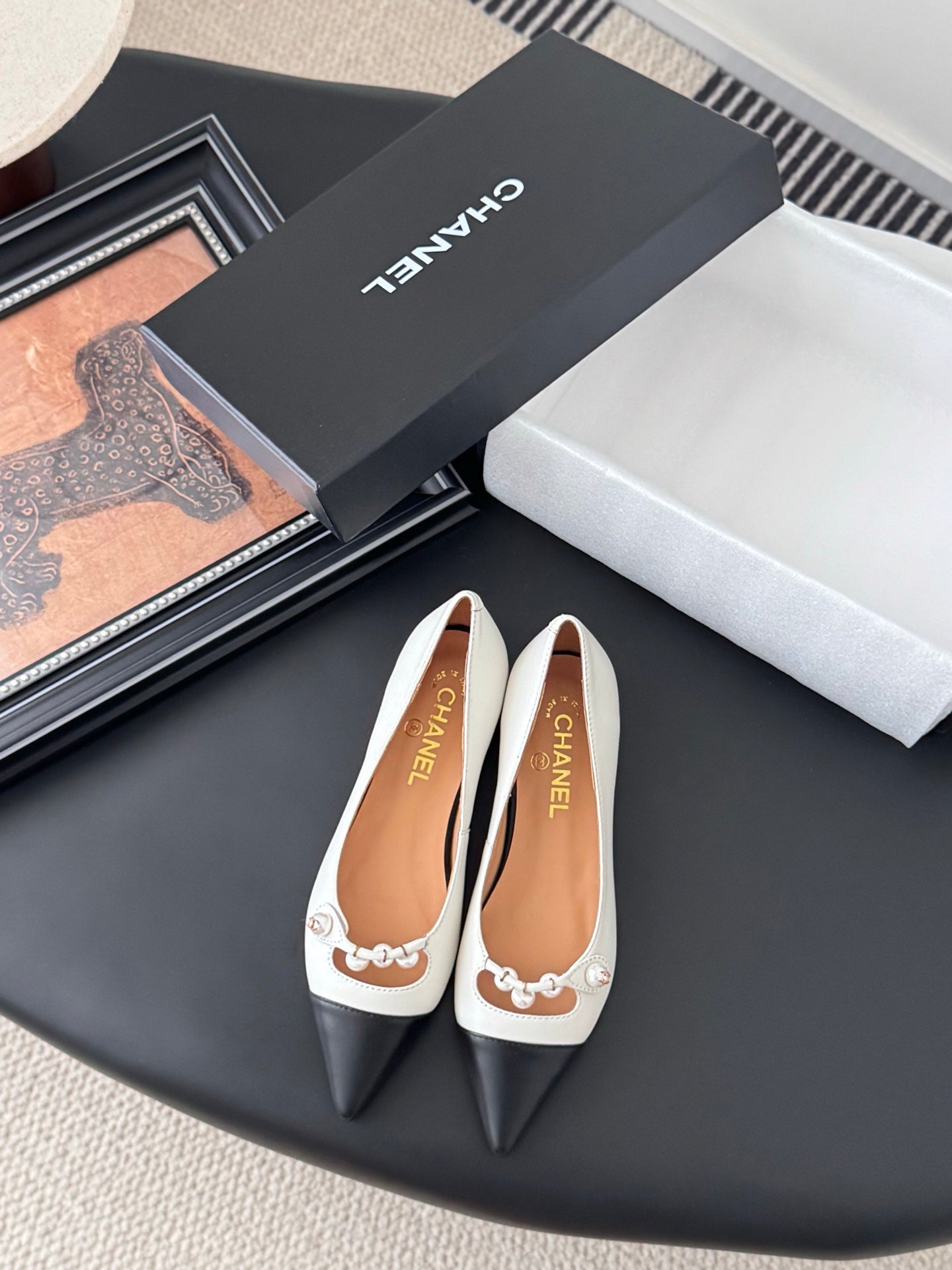 C 25 Pointed low heeled shoes(WHITE/BLACK/PINK)