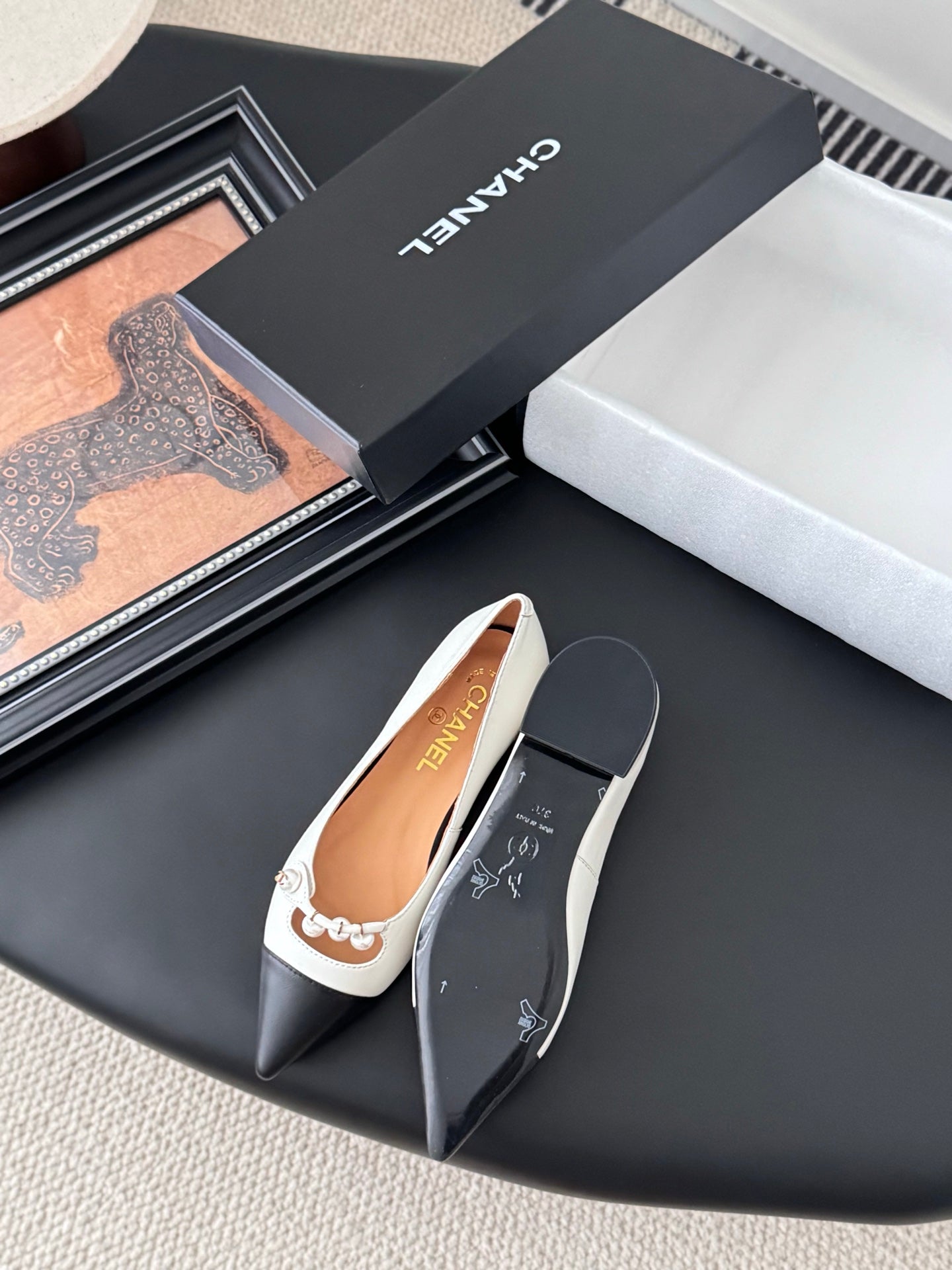 C 25 Pointed low heeled shoes(WHITE/BLACK/PINK)