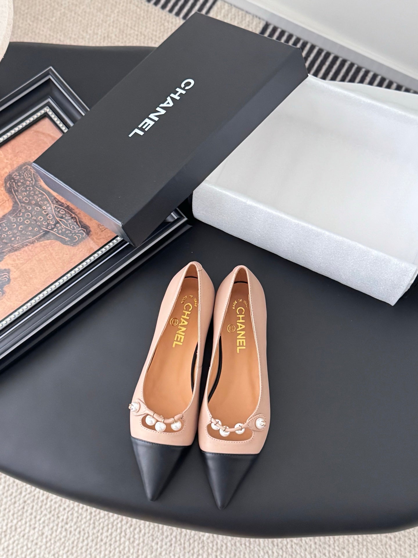 C 25 Pointed low heeled shoes(WHITE/BLACK/PINK)