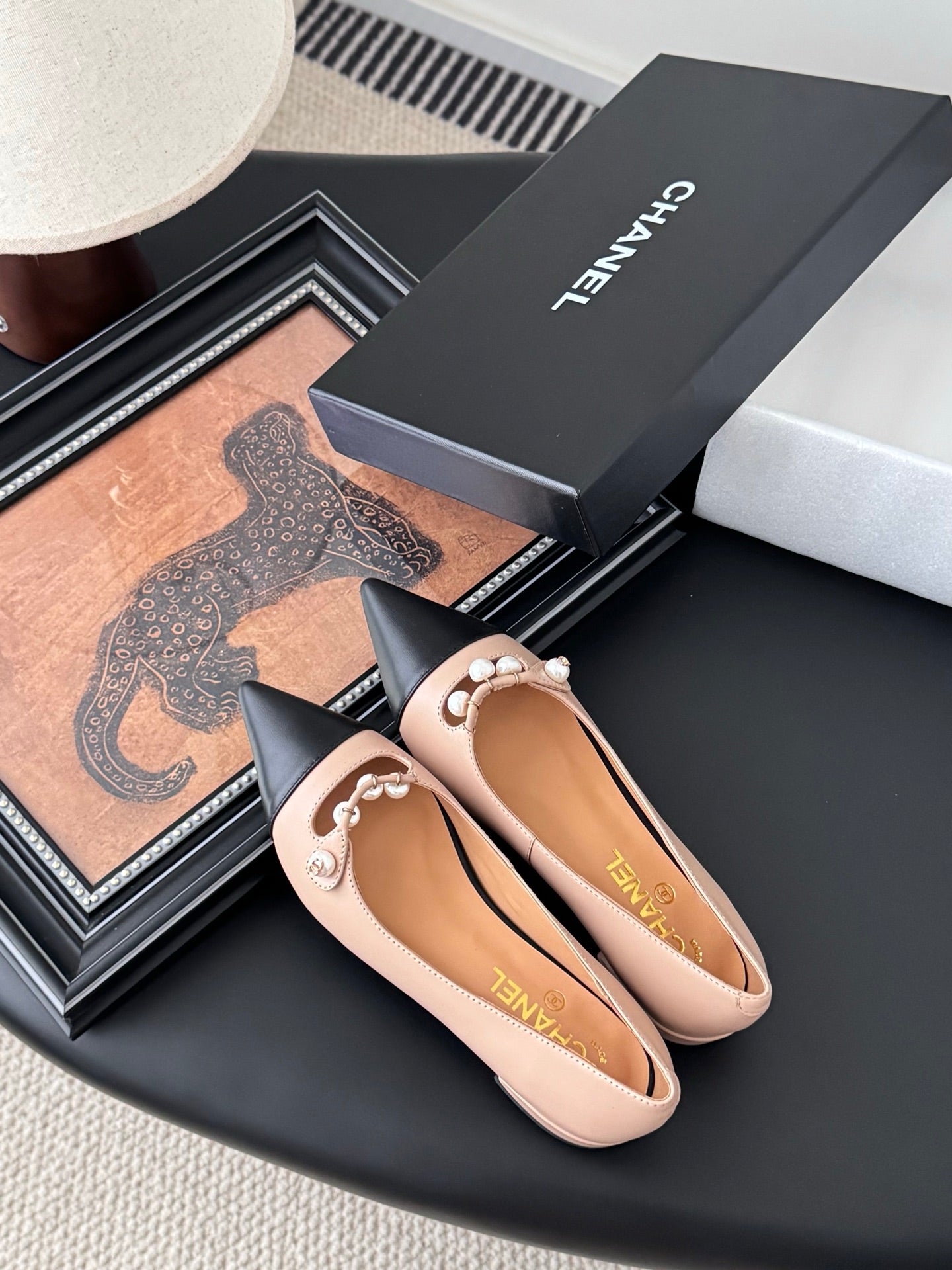 C 25 Pointed low heeled shoes(WHITE/BLACK/PINK)