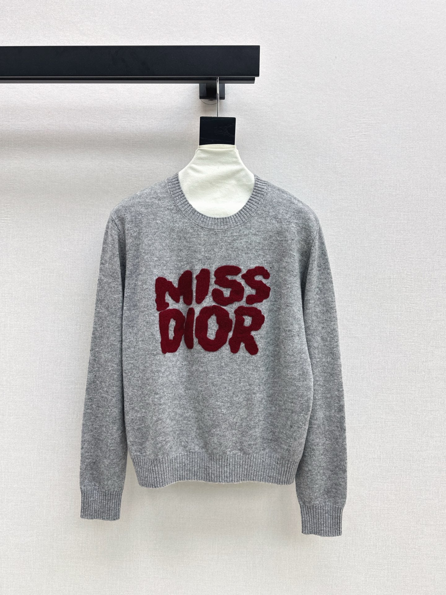 Di 25 New 3D embroidered logo sweater