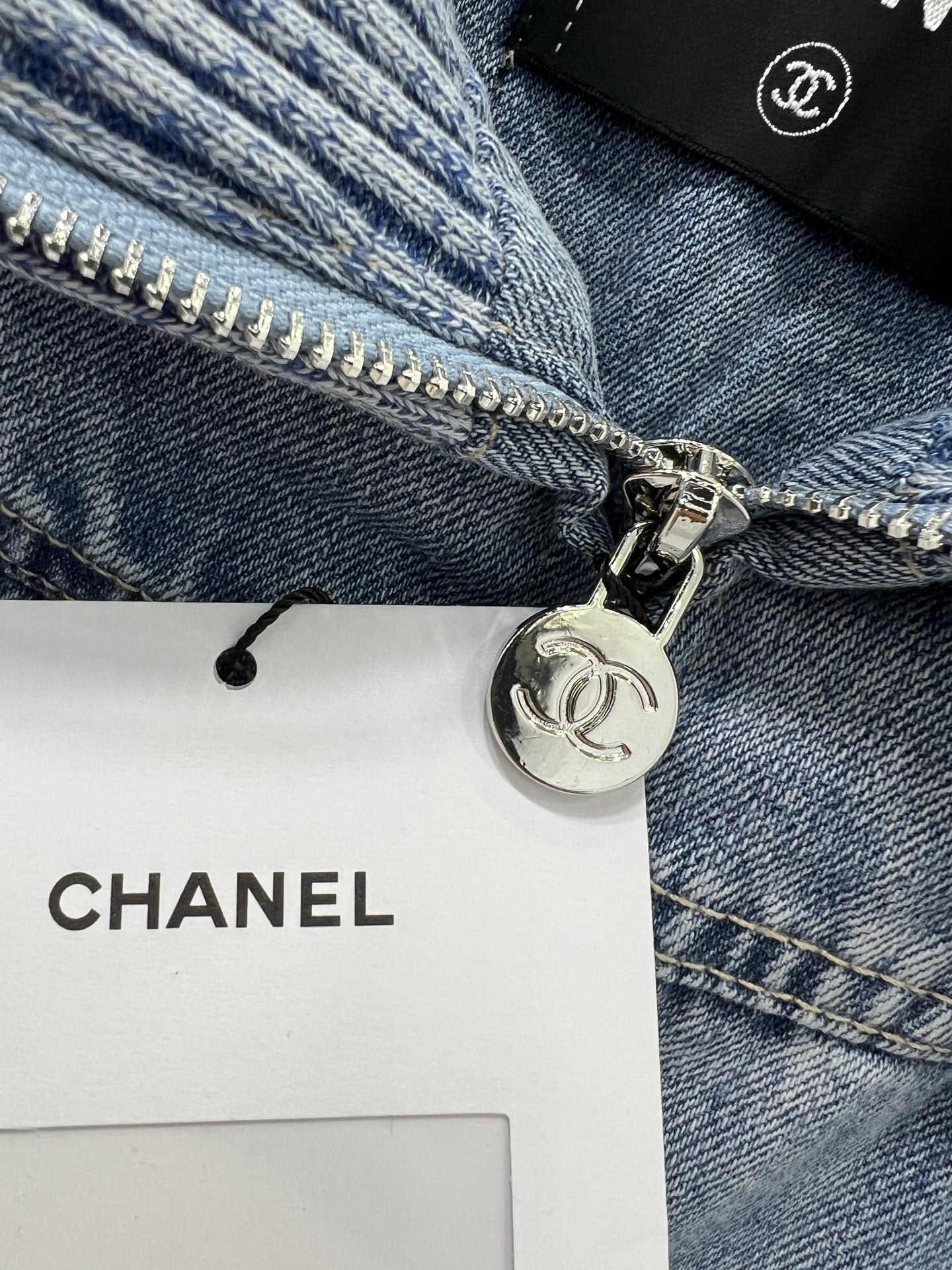 C 25 New Letter Heart Embroidered Denim Jacket