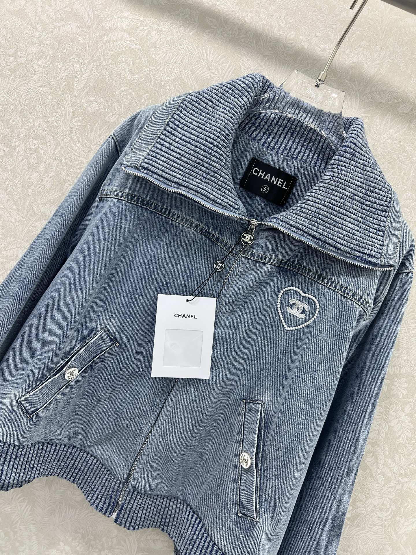 C 25 New Letter Heart Embroidered Denim Jacket
