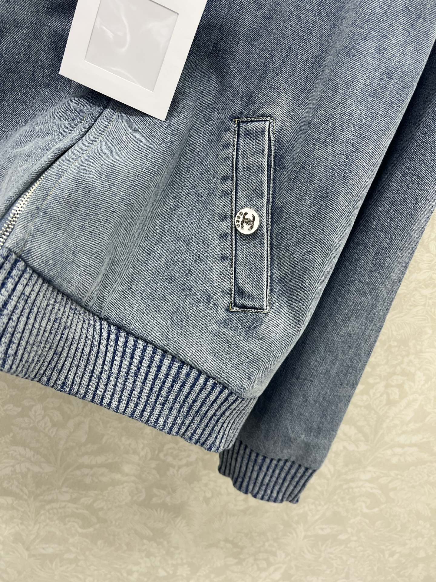 C 25 New Letter Heart Embroidered Denim Jacket