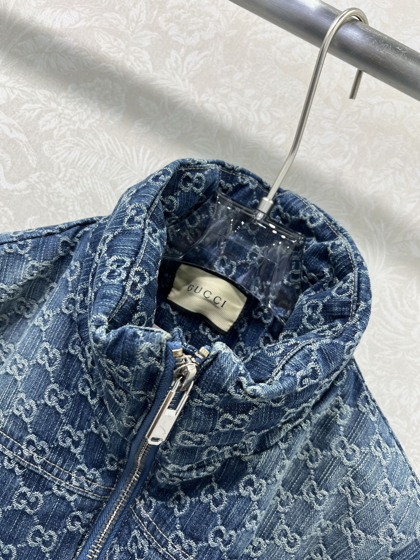 Gu 25 New LOGO jacquard denim down jacket