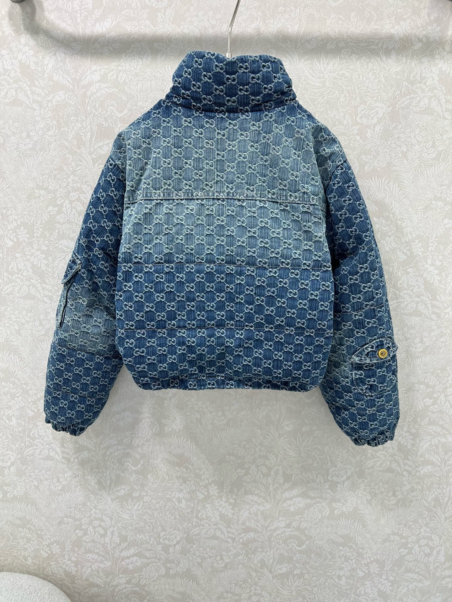 Gu 25 New LOGO jacquard denim down jacket