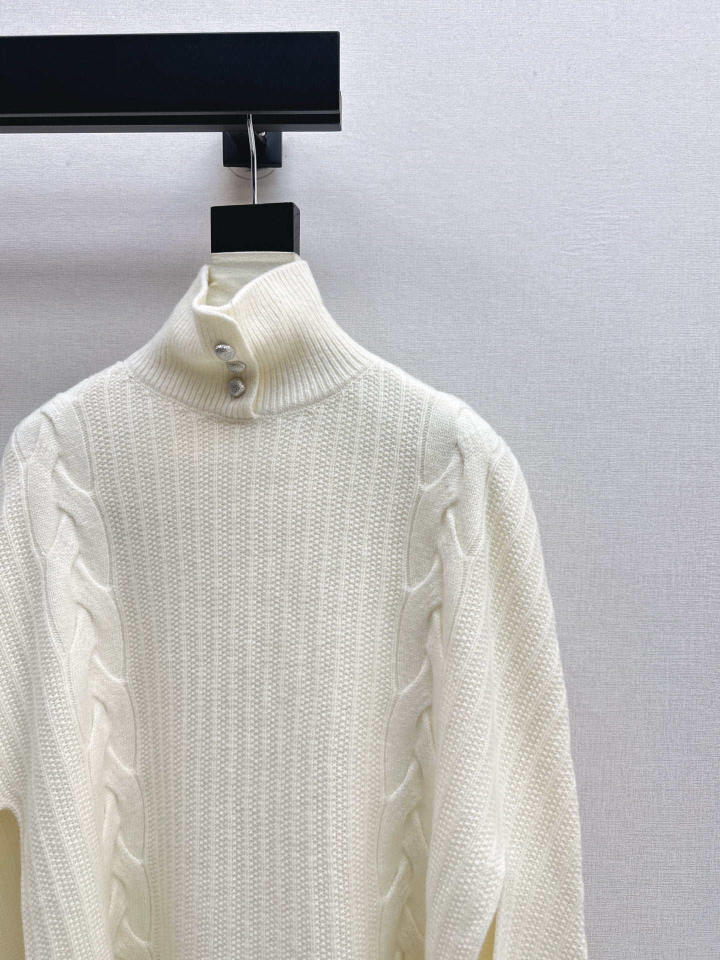 Lor 25 100% wool shawl cape
