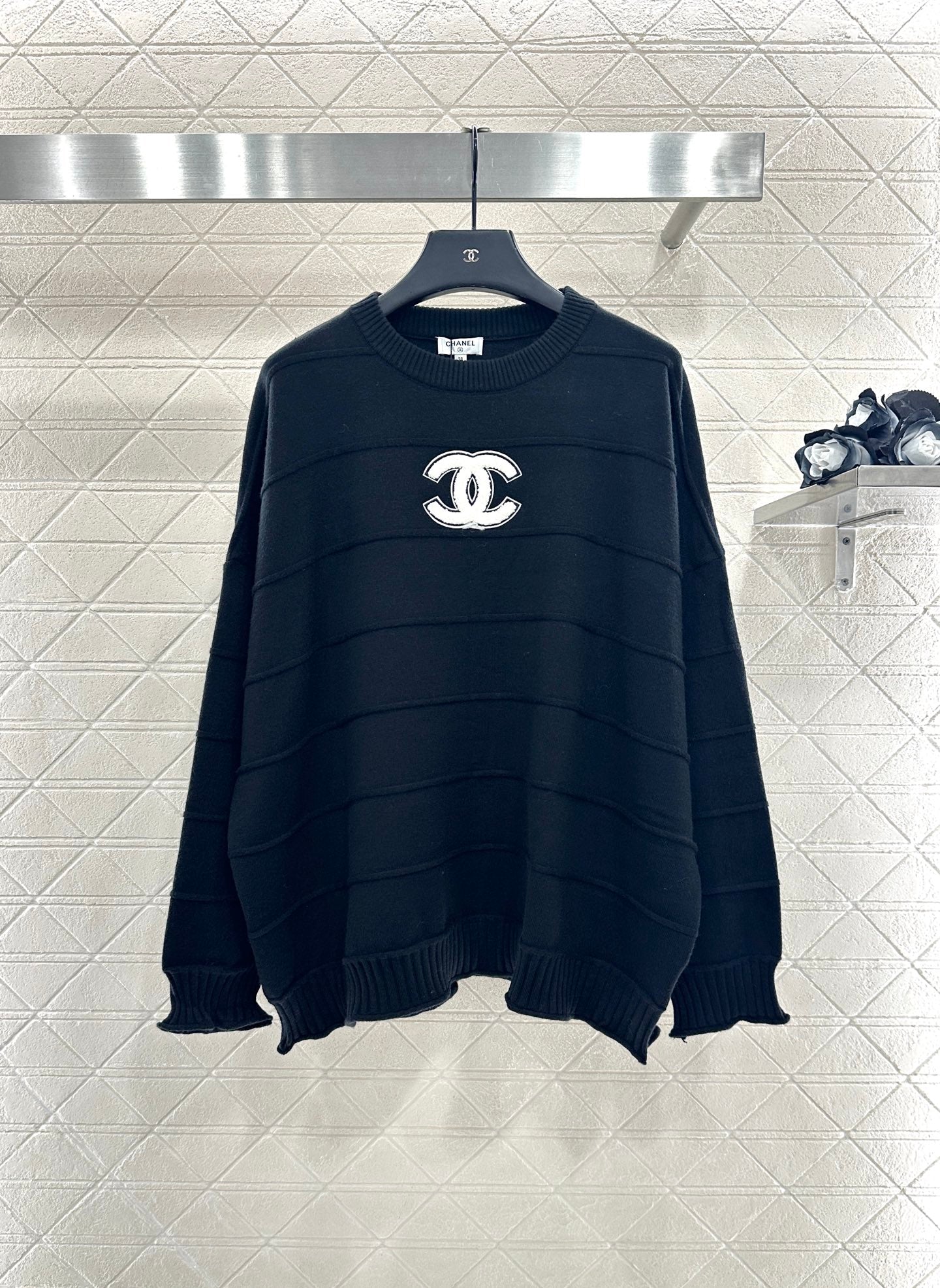 C 25 Lettering knitted top and trousers set