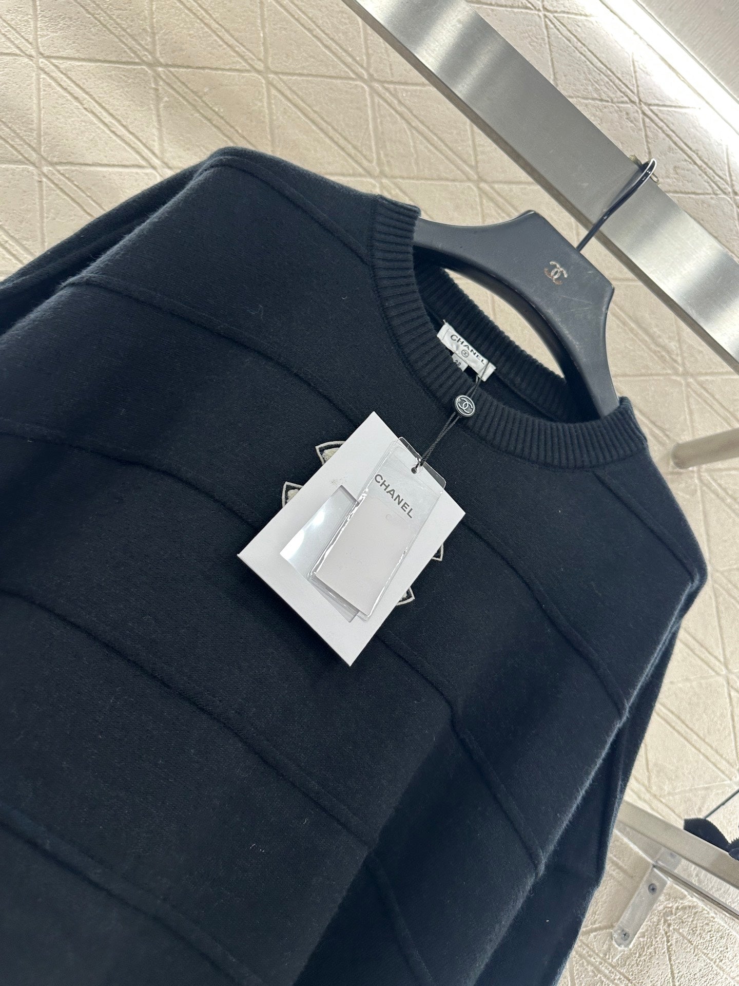 C 25 Lettering knitted top and trousers set