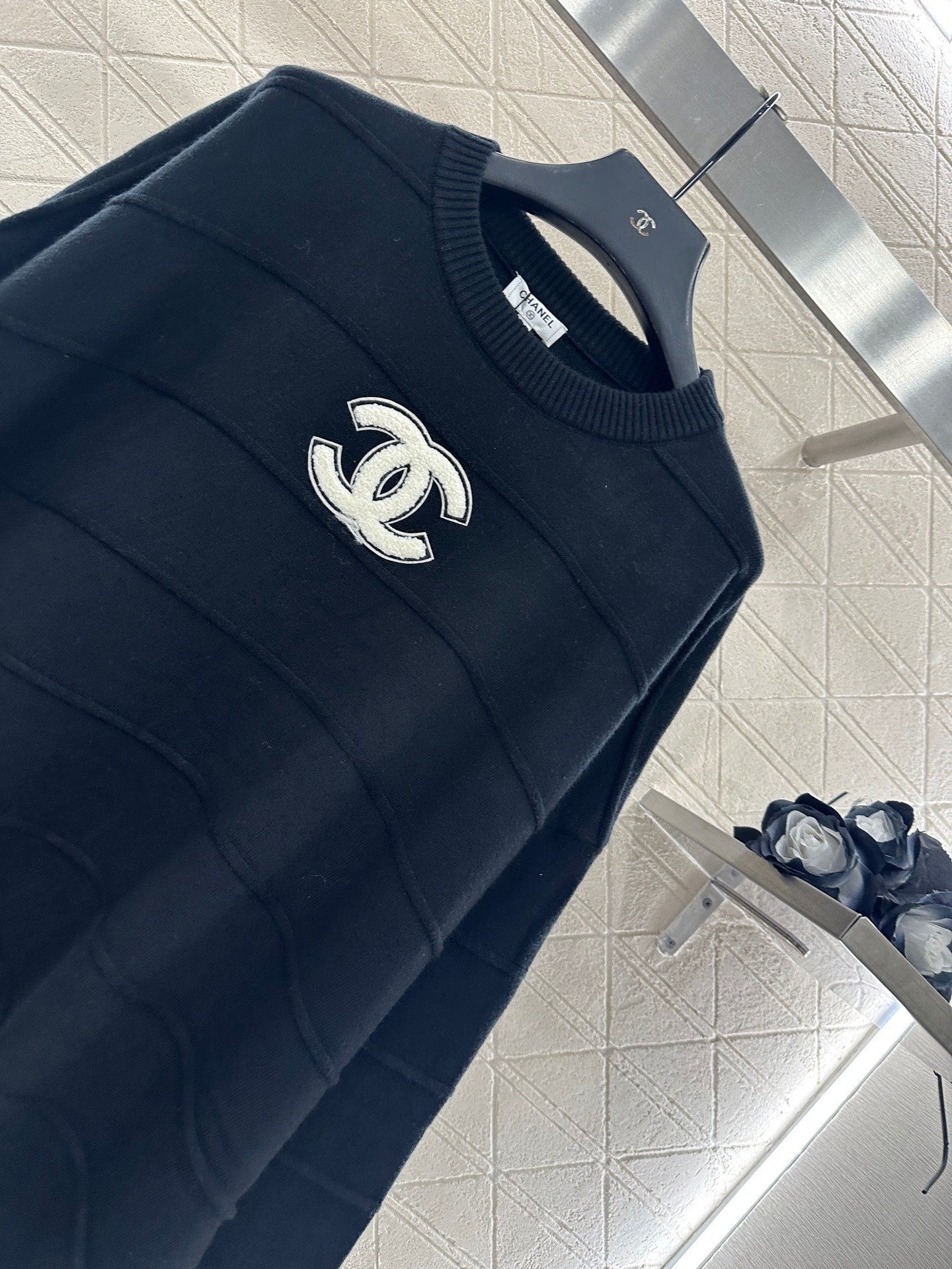C 25 Lettering knitted top and trousers set
