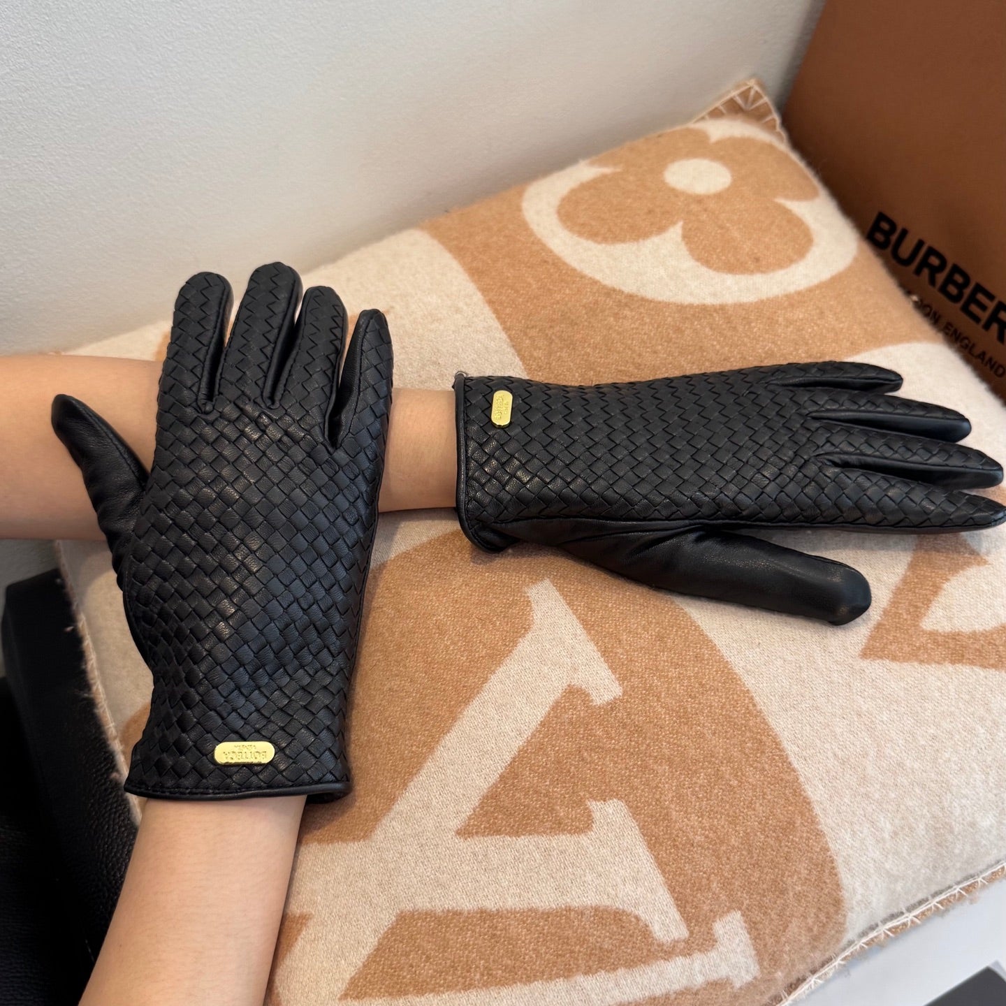 Bru 25 Fully woven sheepskin gloves