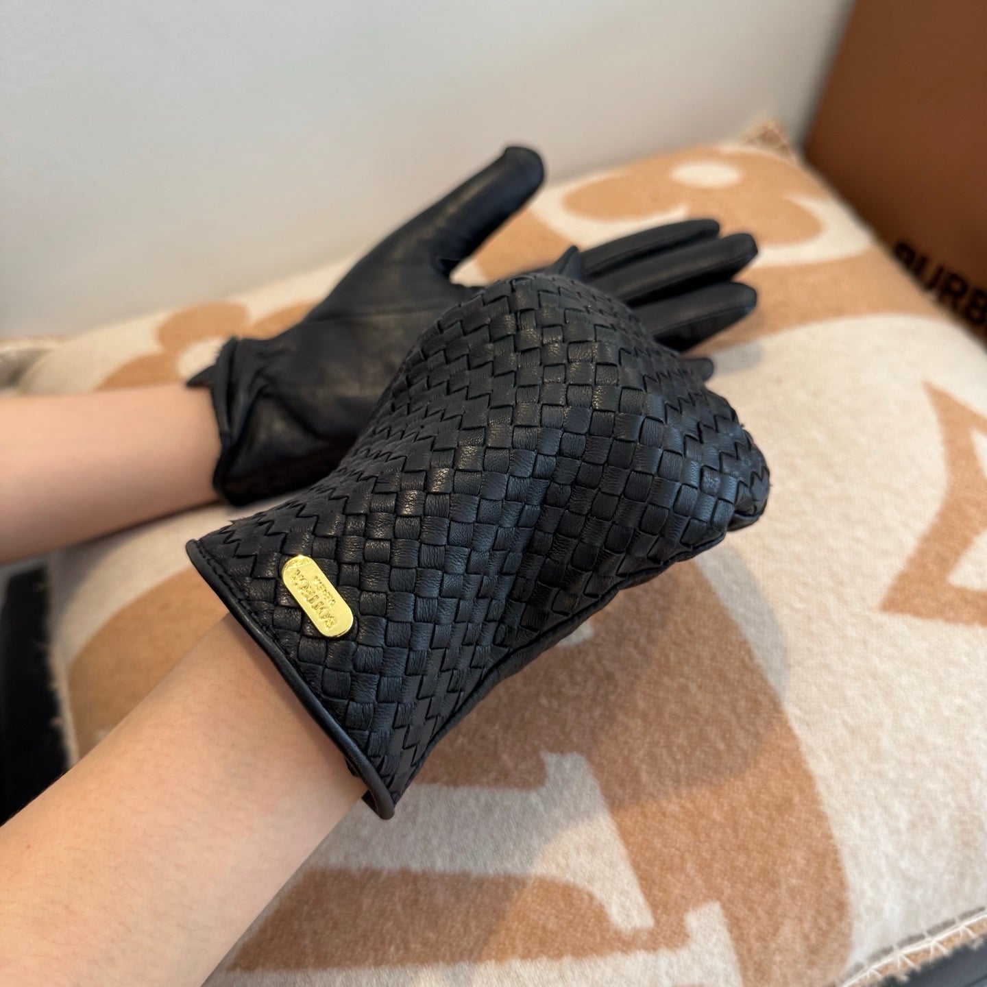 Bru 25 Fully woven sheepskin gloves