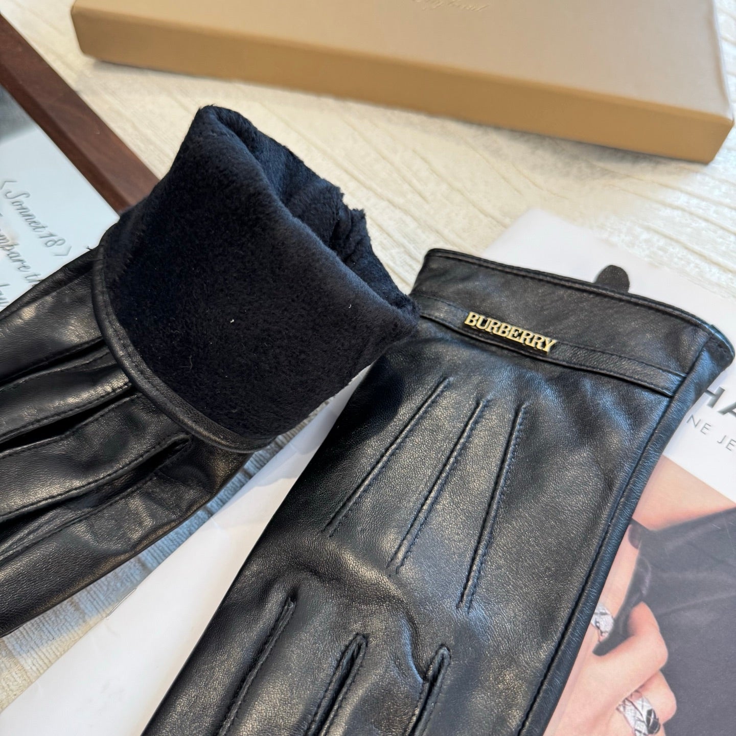 Bur 25 sheepskin gloves