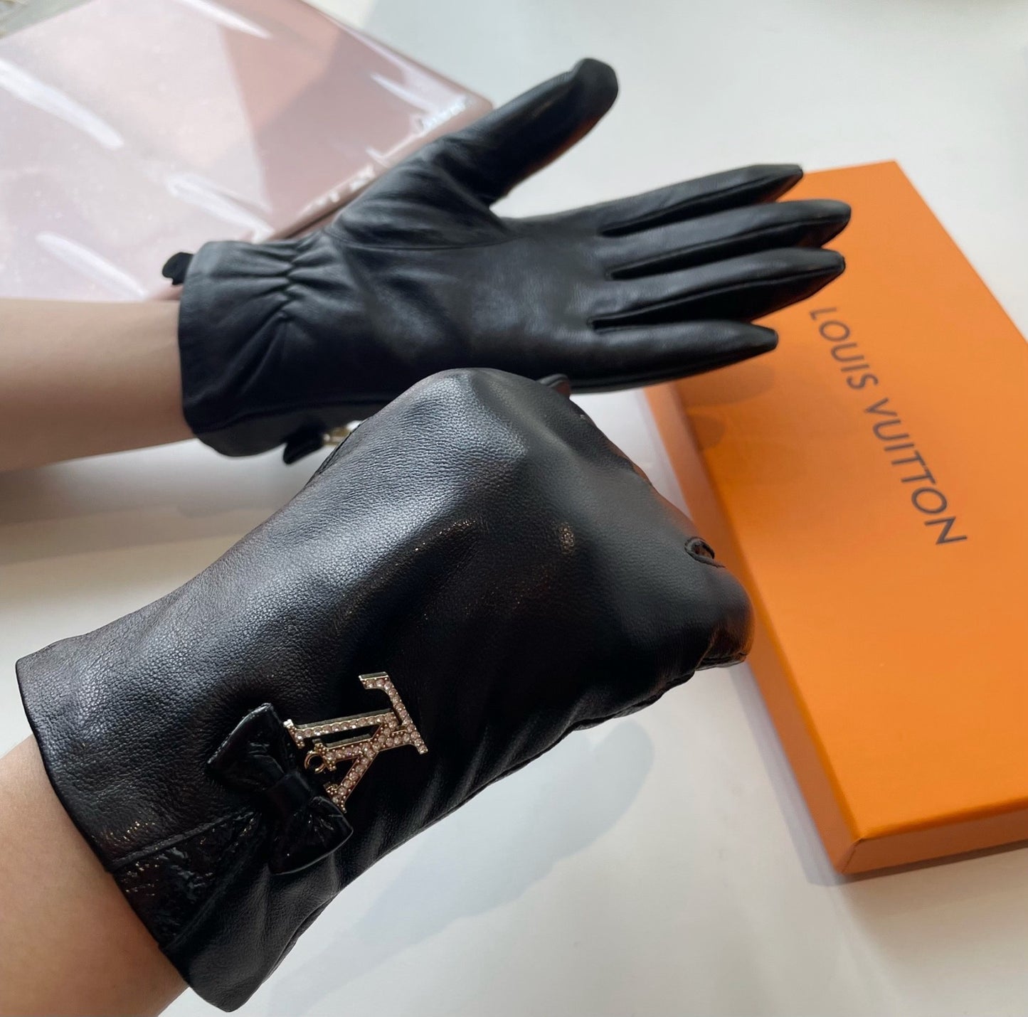 L 25 Bow-knot sheepskin gloves