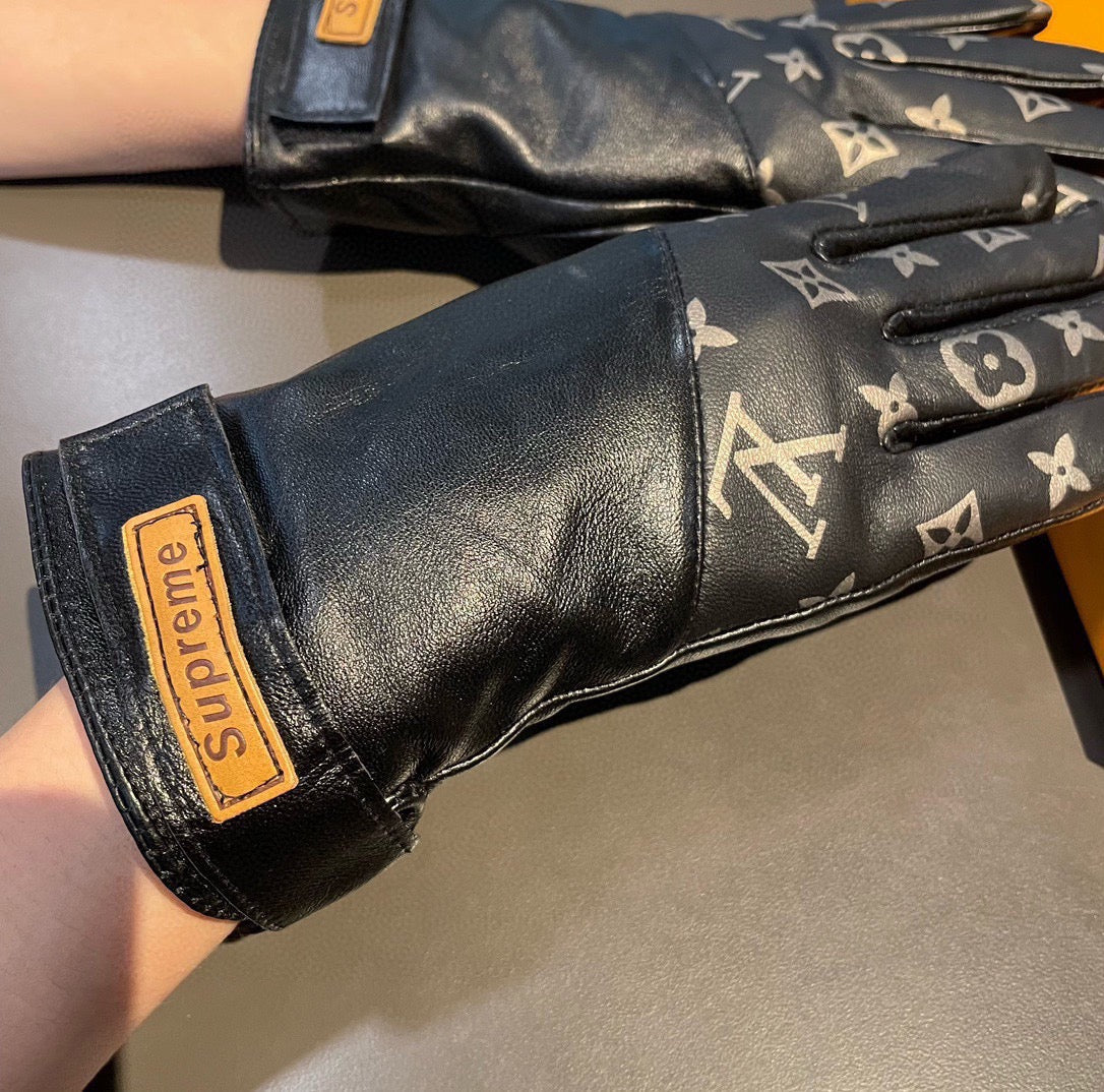 L 25 Co-branded logo printed sheepskin gloves